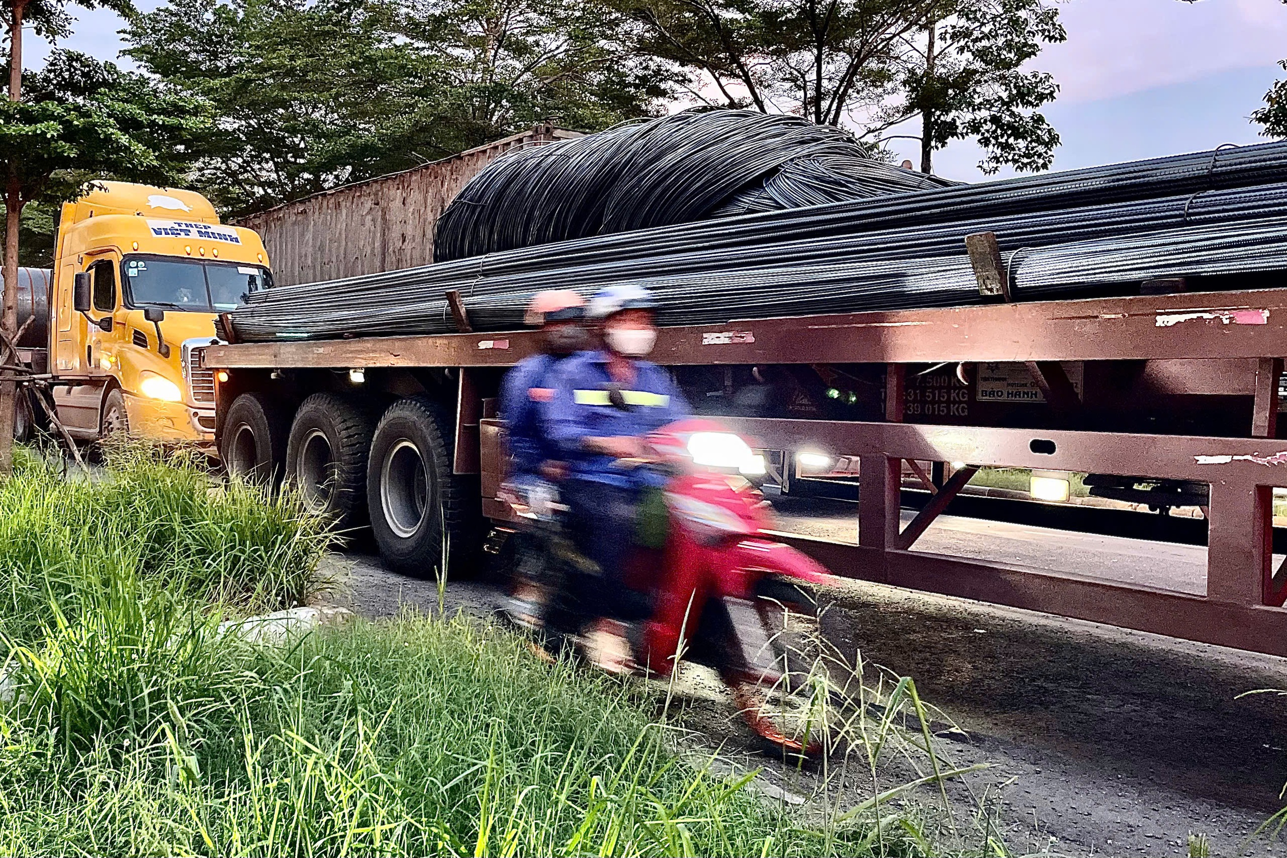 TP HCM: Lý do cả trăm người đi ngược chiều ở quận 7- Ảnh 2.