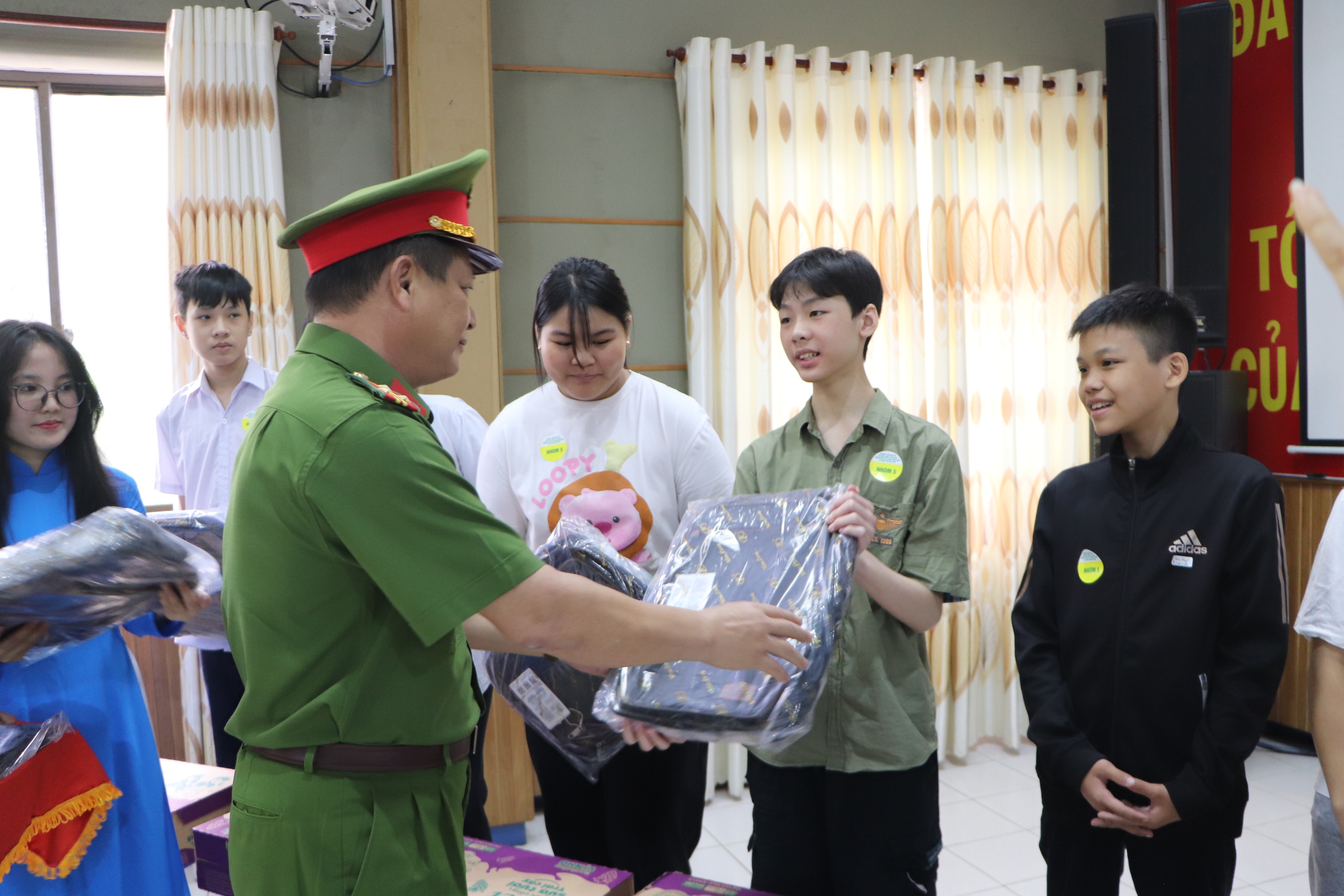 TP HCM: Cấp giấy khai sinh, CCCD cho trẻ em c&oacute; ho&agrave;n cảnh đặc biệt- Ảnh 2.