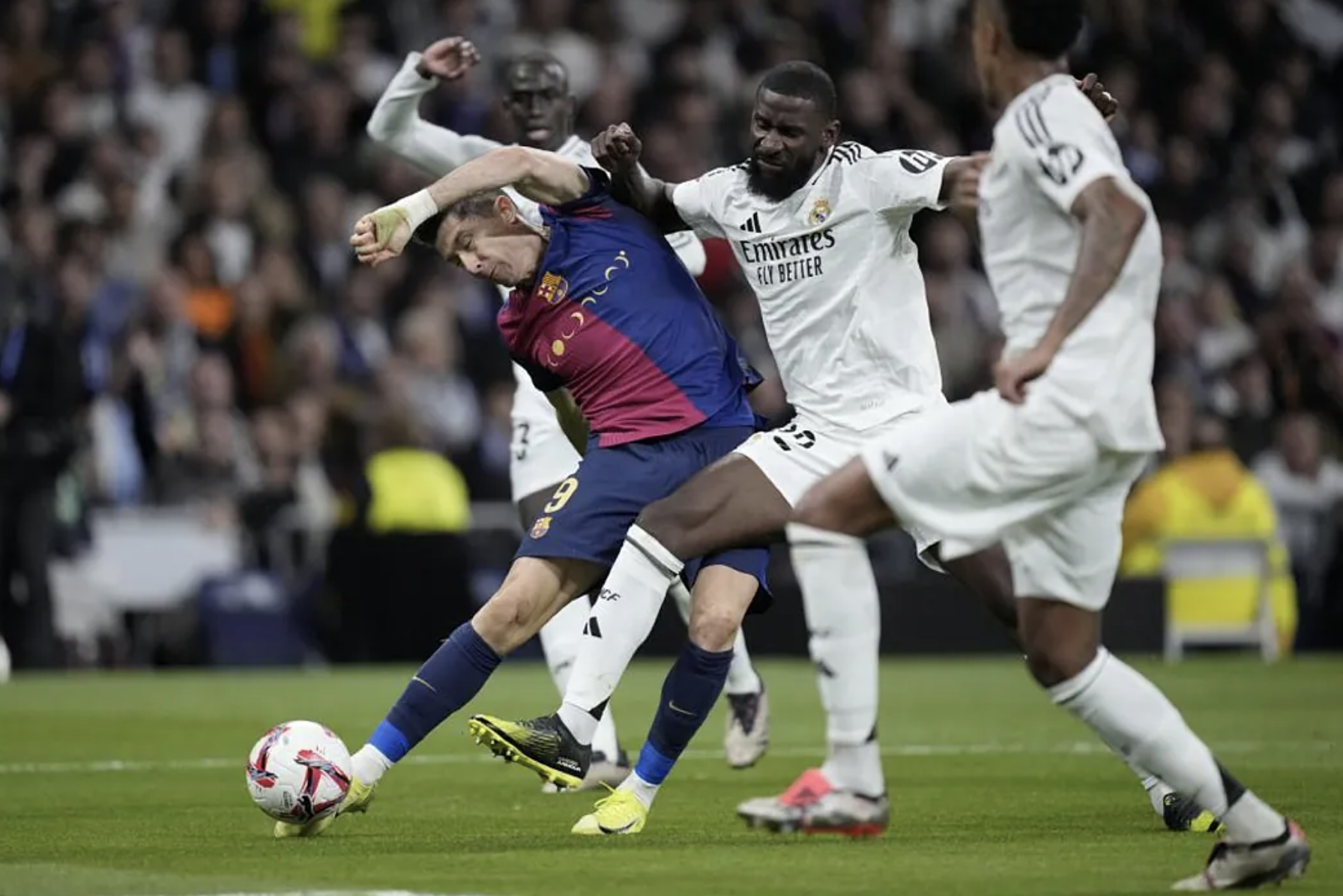 Lamine Yamal lập kỷ lục, Barcelona nghiền nát Real Madrid - Ảnh 1.