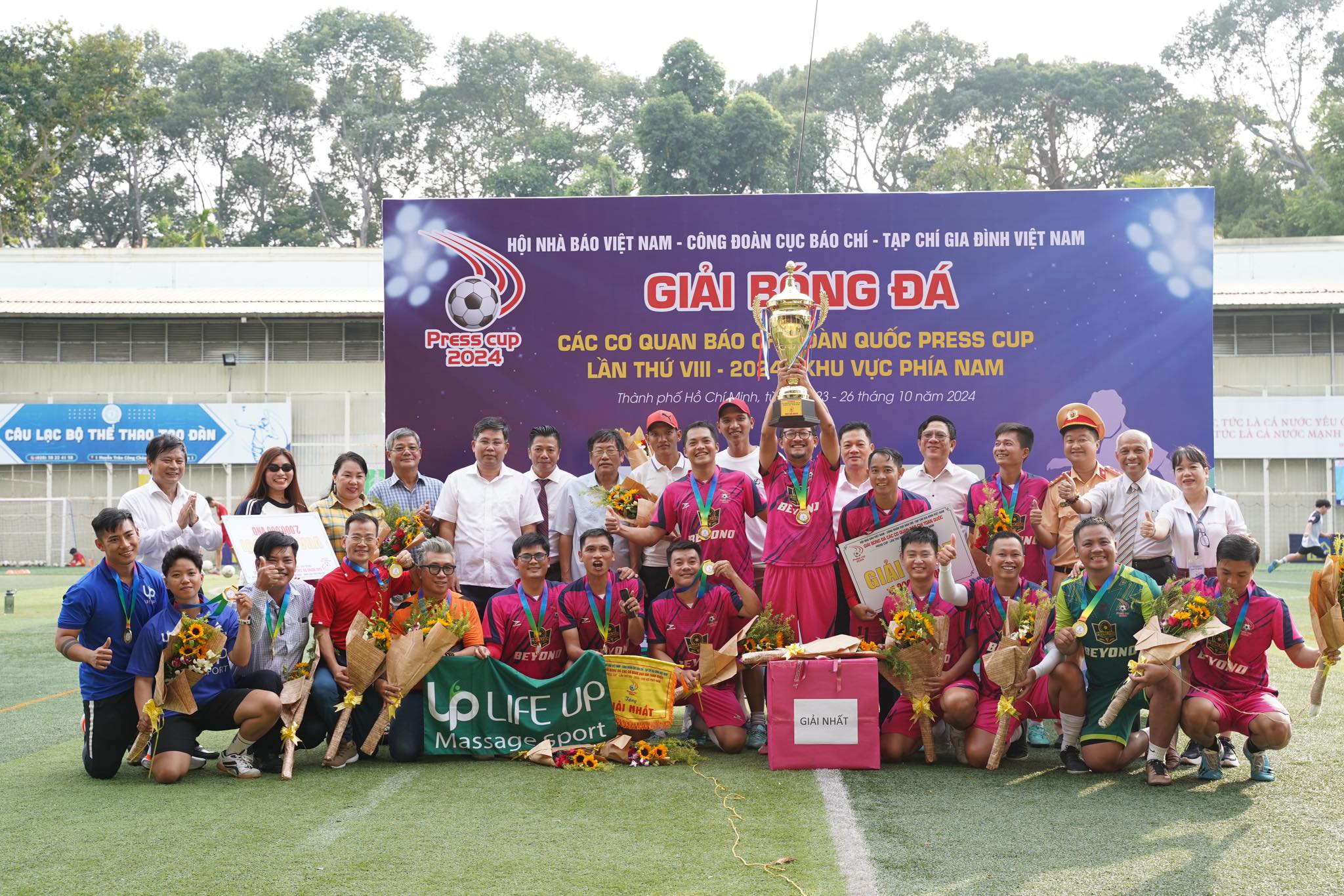 CLB Ph&oacute;ng vi&ecirc;n Đời sống - X&atilde; hội v&ocirc; địch Giải b&oacute;ng đ&aacute; Press Cup 2024 khu vực ph&iacute;a Nam- Ảnh 2.