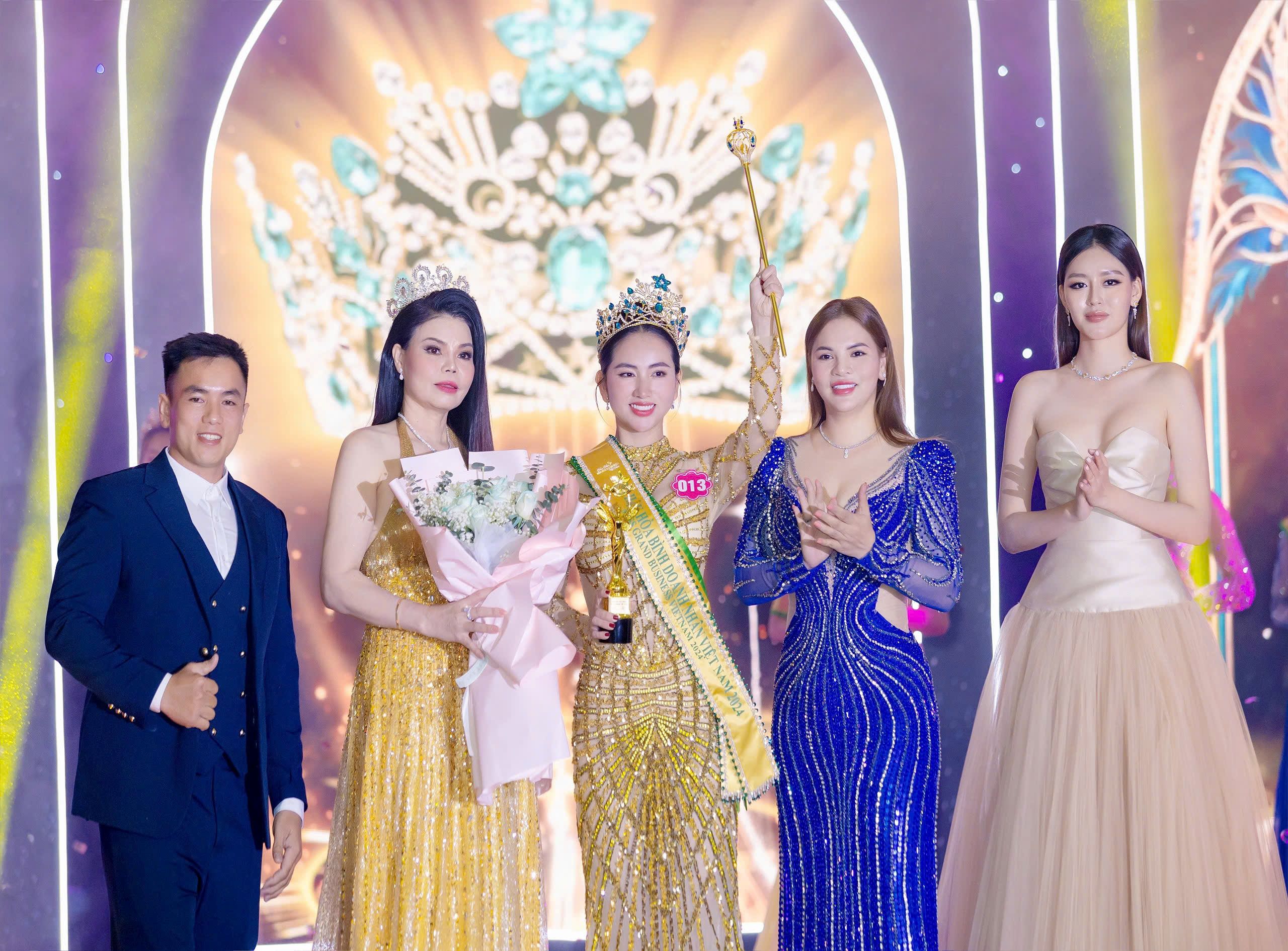 Người đẹp xứ Huế đăng quang "Hoa hậu h&ograve;a b&igrave;nh Doanh nh&acirc;n Việt Nam 2024"- Ảnh 2.