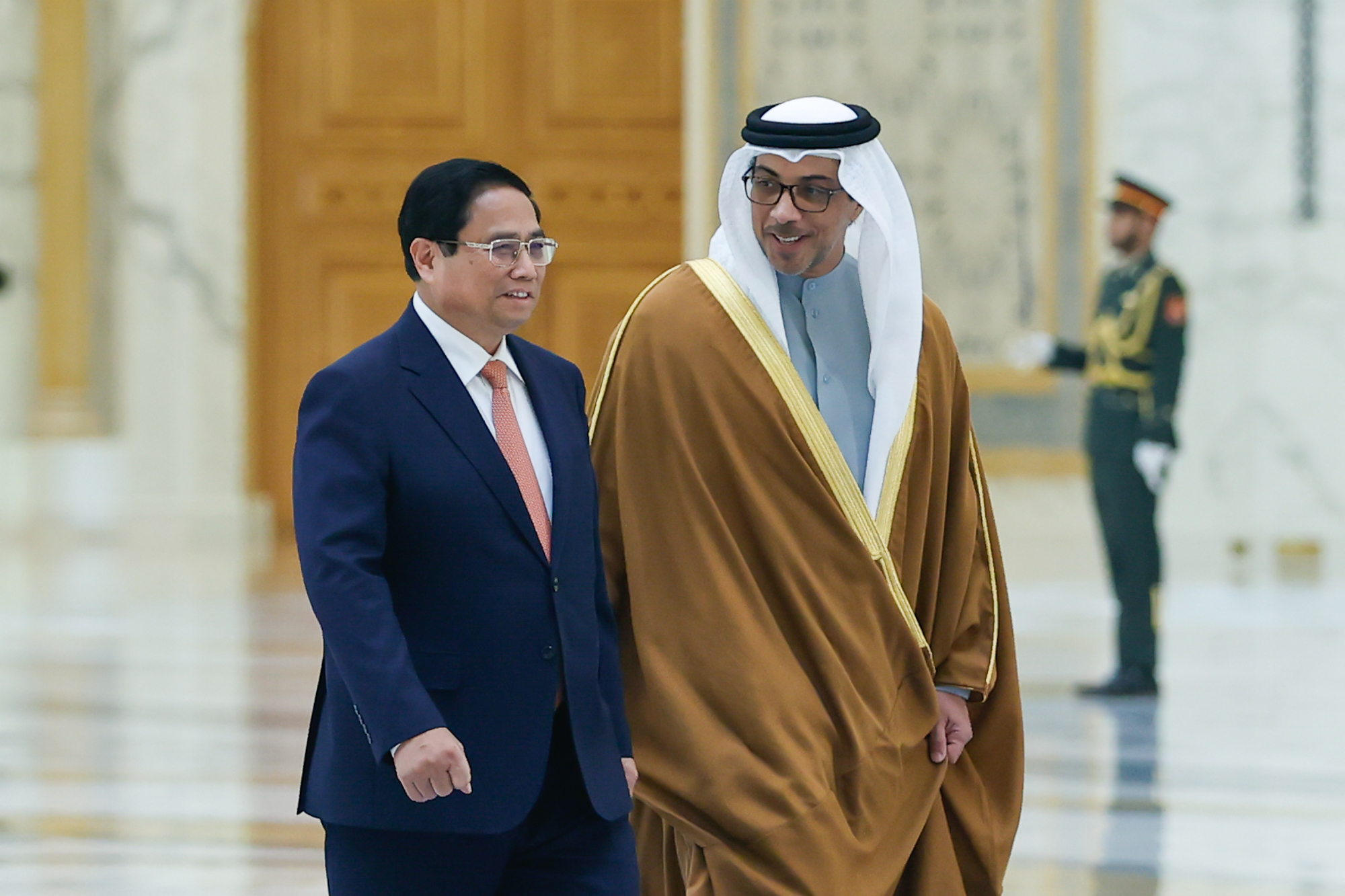 UAE bắn 21 phát đại bác chào đón Thủ tướng Phạm Minh Chính- Ảnh 8.