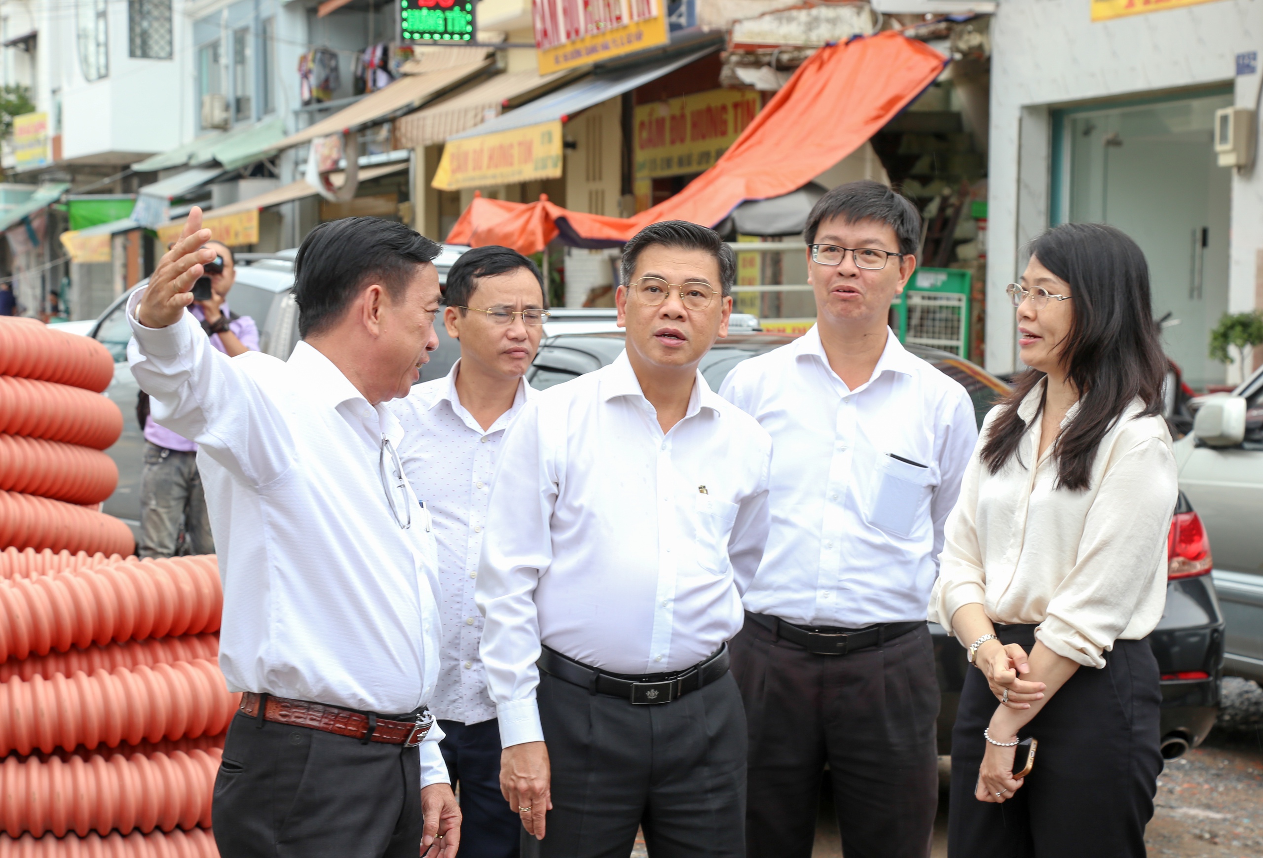Cuối tháng 12-2024, bàn giao mặt bằng cho dự án cầu đường Nguyễn Khoái- Ảnh 2.