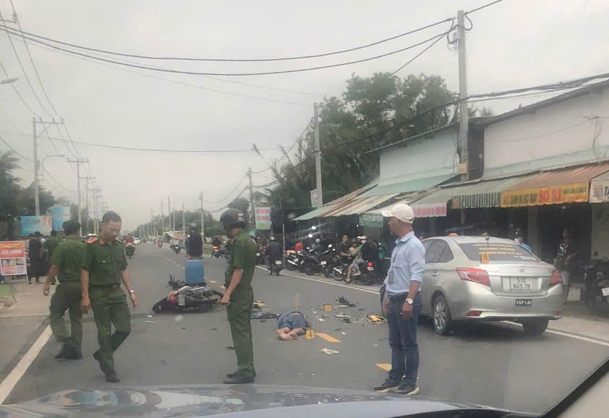 Va chạm giữa ô tô và xe máy, một người tử vong- Ảnh 1.