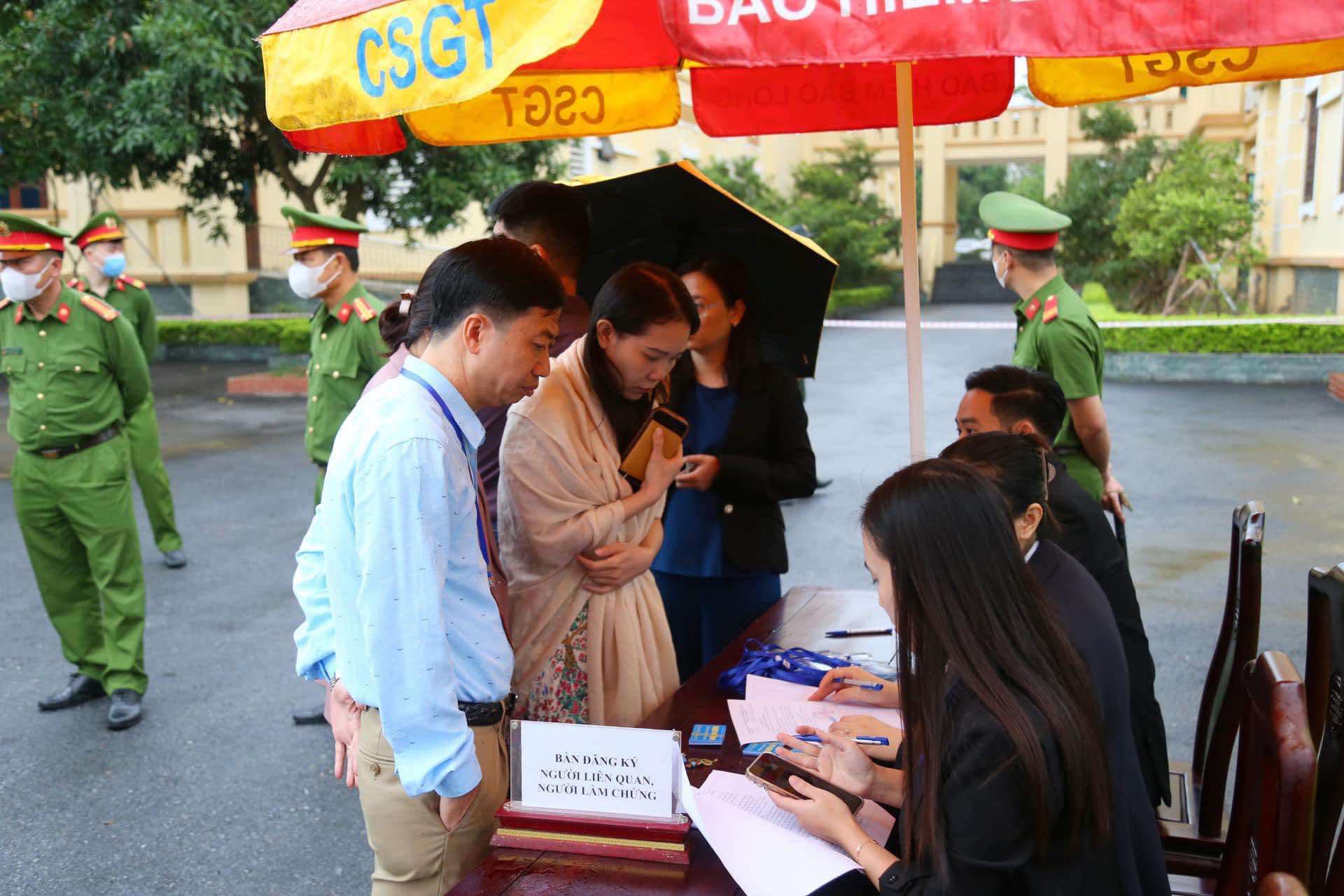 Cựu b&iacute; thư Bắc Ninh Nguyễn Nh&acirc;n Chiến t&oacute;c bạc nhiều khi hầu to&agrave;- Ảnh 6.