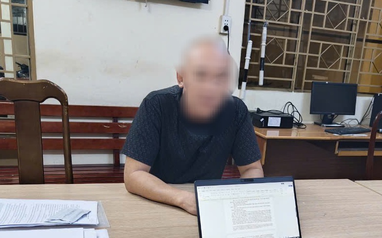 Công an đưa người đàn ông tông hai vợ chồng ở Gò Vấp về trụ sở