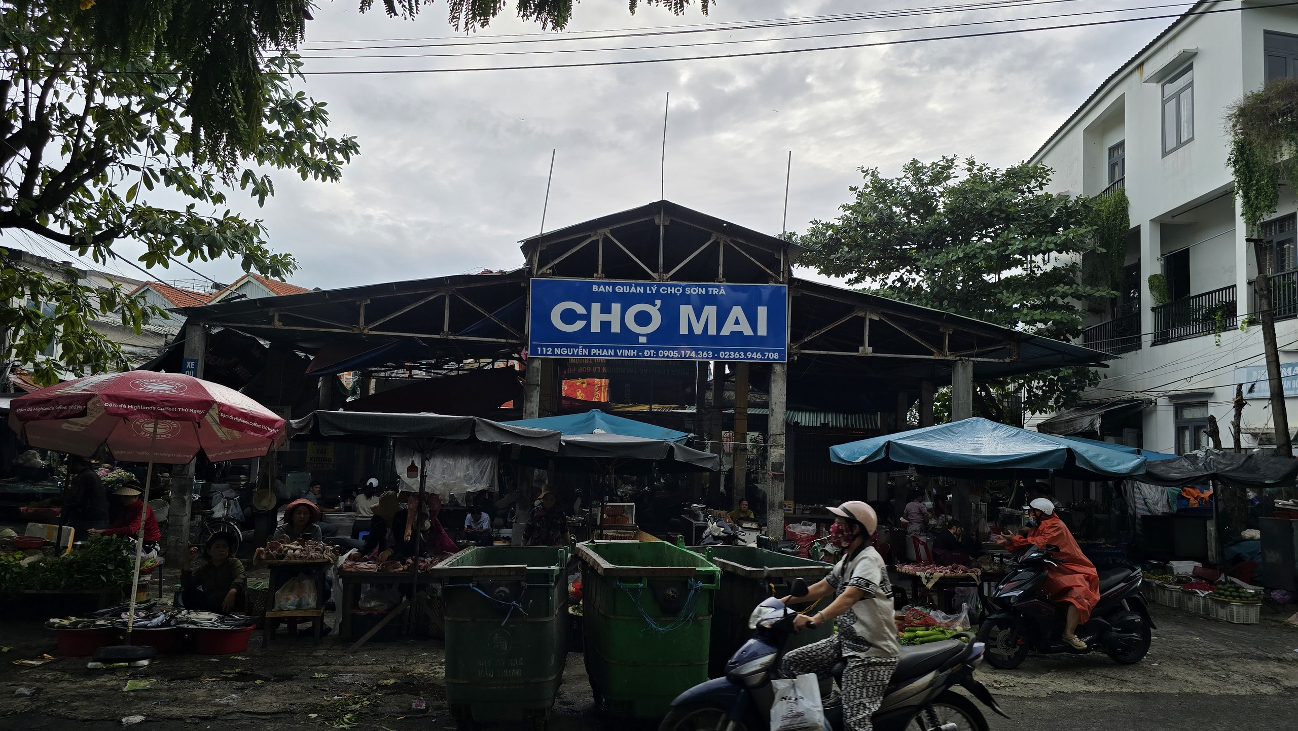 Cận cảnh xuống cấp tại hai khu chợ hải sản nổi tiếng Đà Nẵng- Ảnh 1.