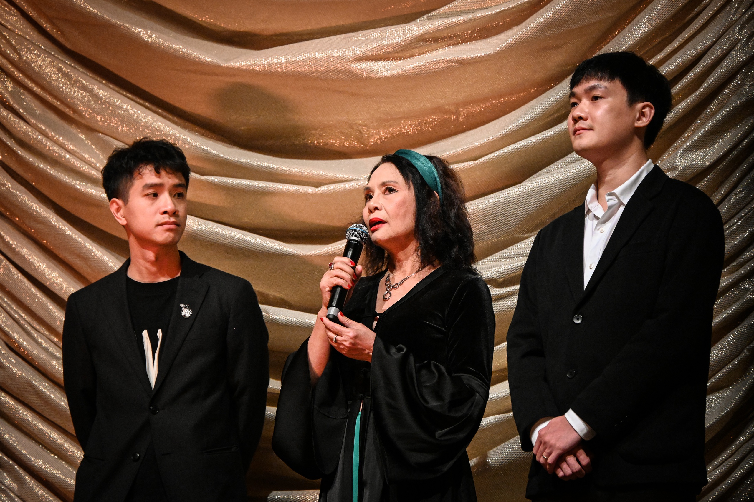 Đạo diễn Phạm Ngọc Lân, NSND Minh Châu, diễn viên Hoàng Hà tại Berlin
