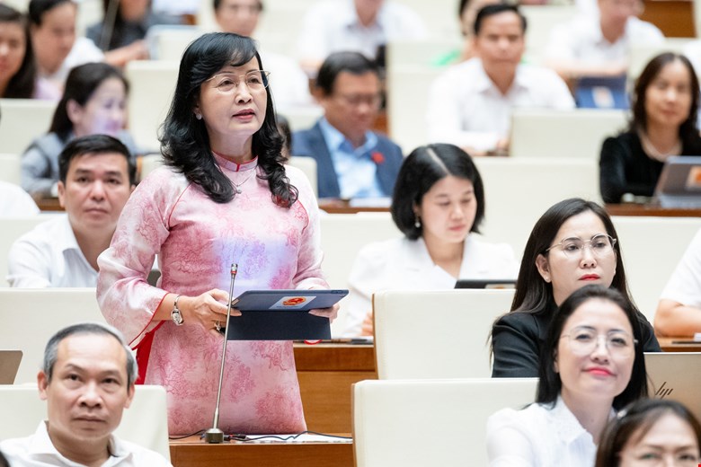 "Không thể nhìn phim Trấn Thành, Lý Hải thu vài trăm tỉ mà tưởng nền điện ảnh Việt Nam tươi sáng"- Ảnh 1.