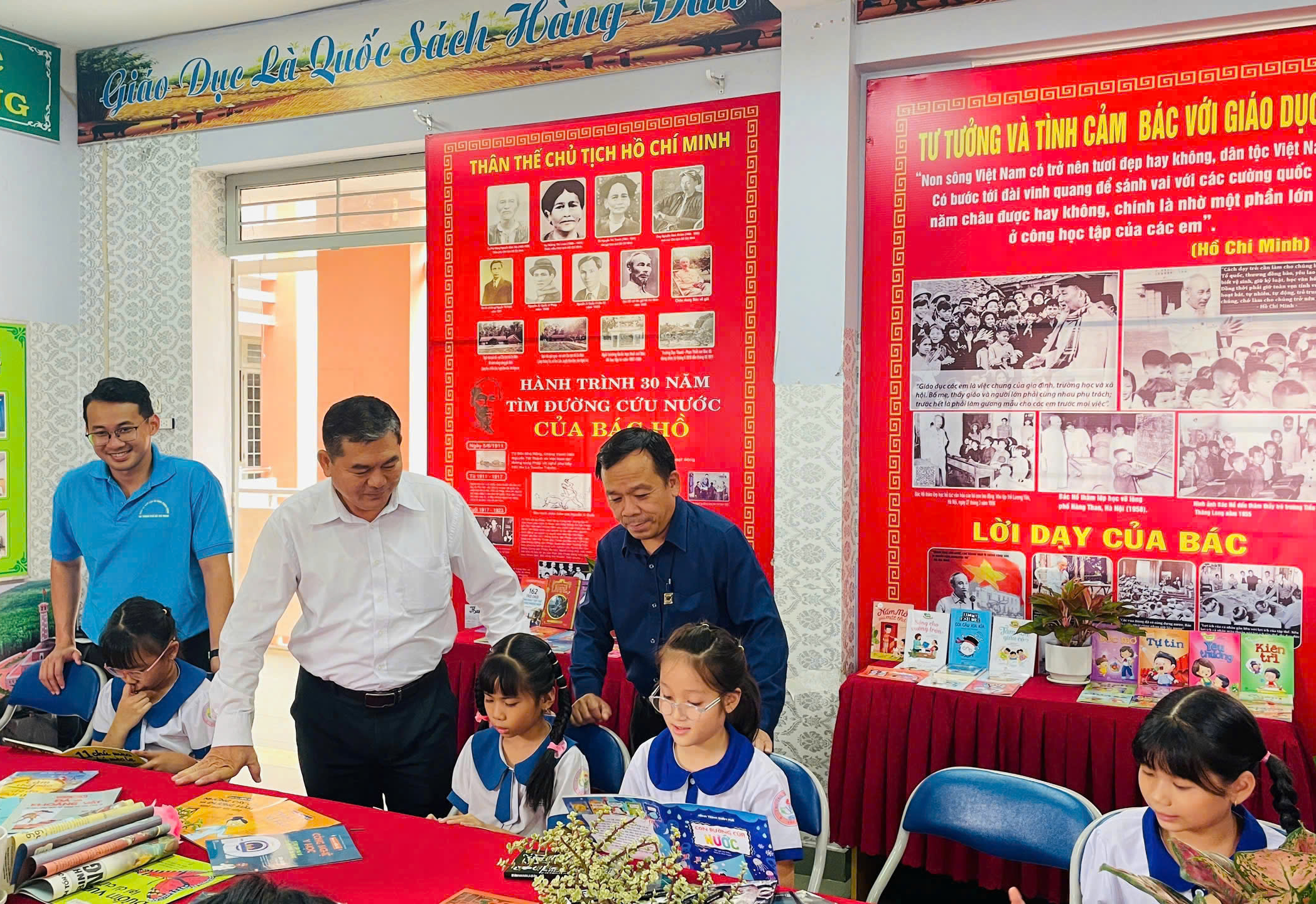 1500 đầu s&aacute;ch đến với học sinh 3 trường tiểu học của huyện Củ Chi- Ảnh 1.