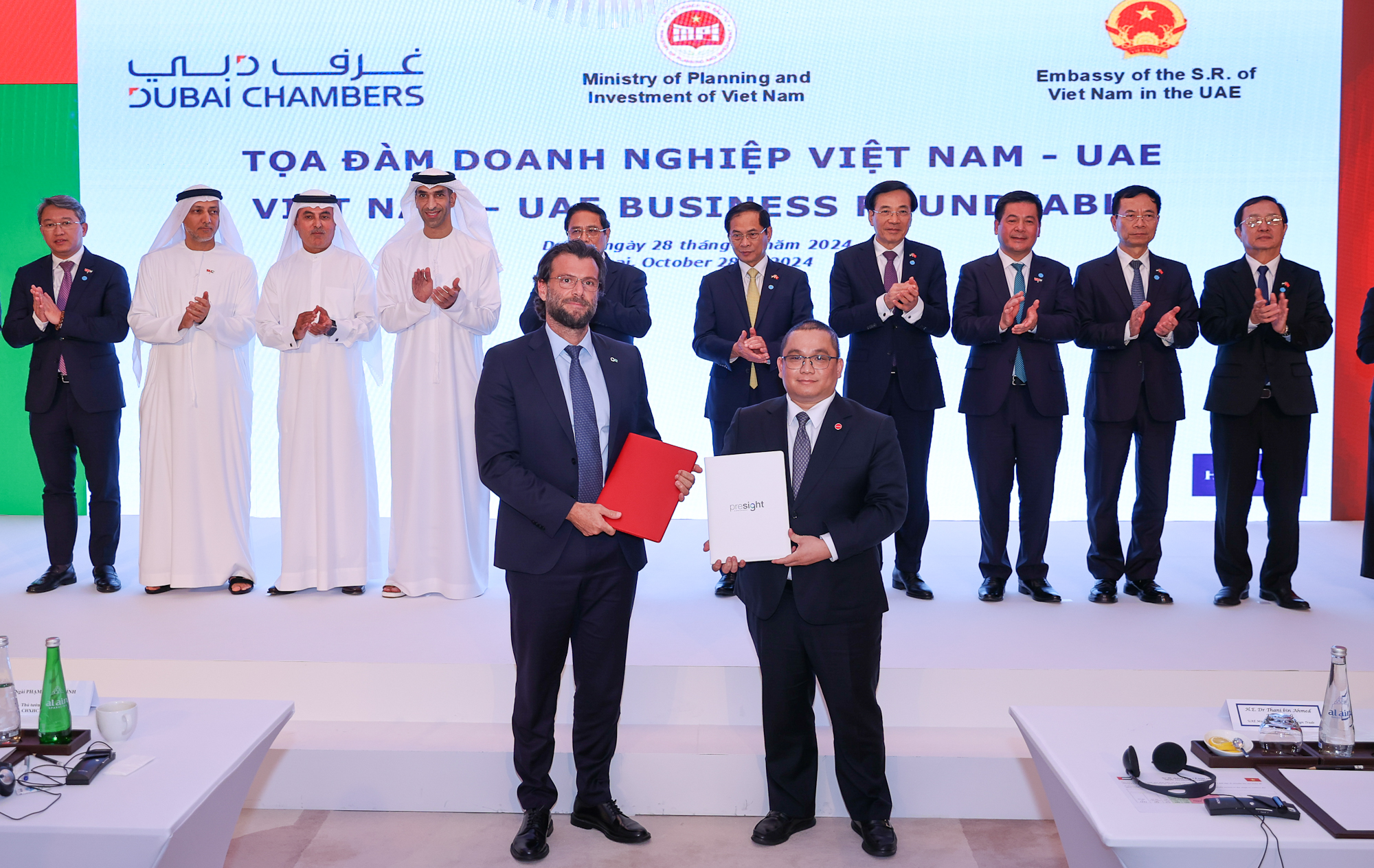 Doanh nghiệp Việt Nam - UAE trao 10 văn kiện hợp t&aacute;c- Ảnh 5.