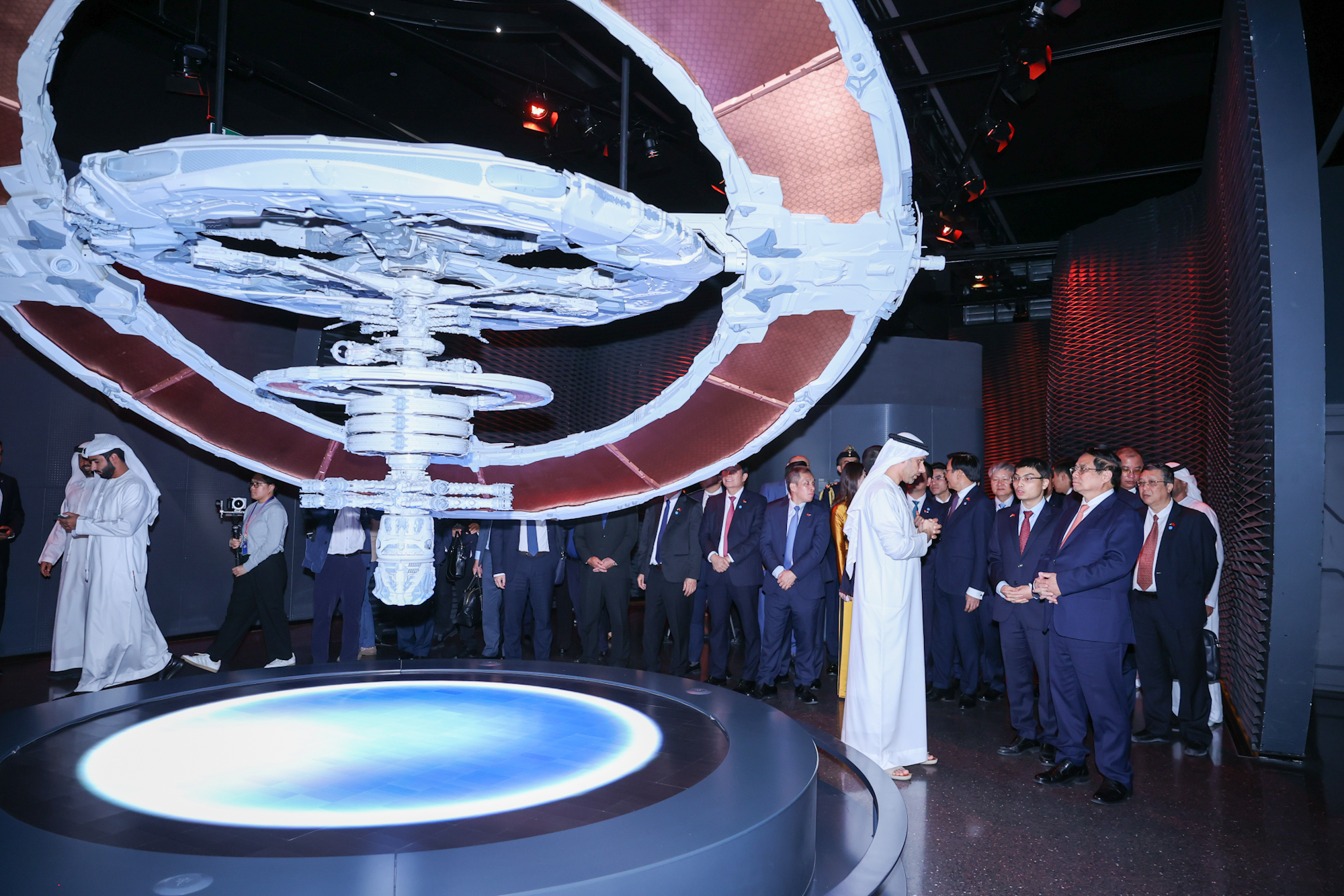 Dubai sẵn sàng hợp tác, hỗ trợ phát triển Trung tâm Tài chính TP HCM- Ảnh 3.