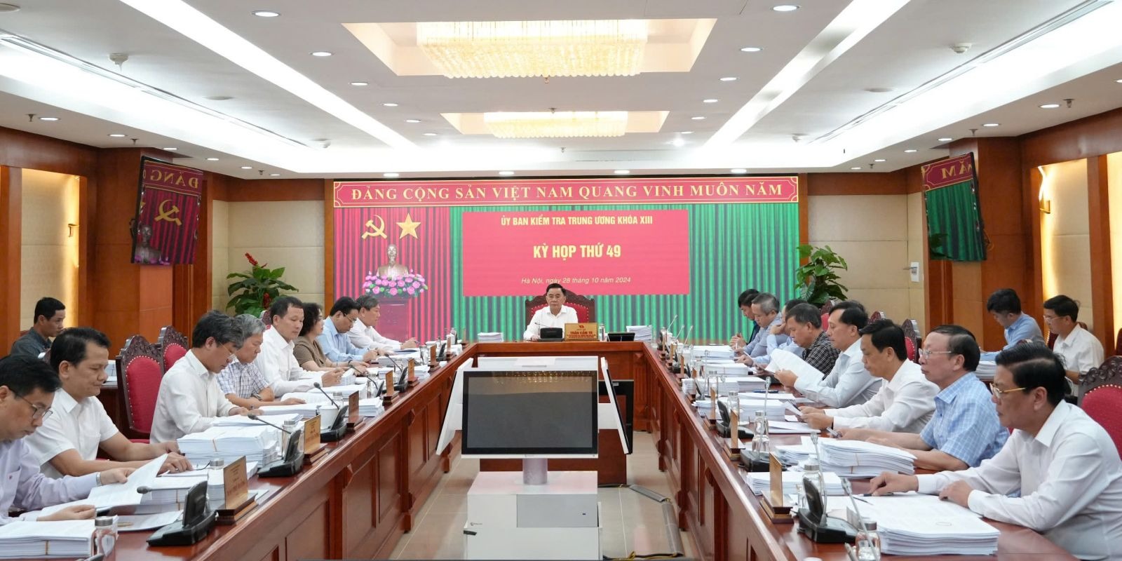 Ủy ban Kiểm tra Trung ương kỷ luật v&agrave; đề nghị kỷ luật nhiều cựu l&atilde;nh đạo- Ảnh 1.