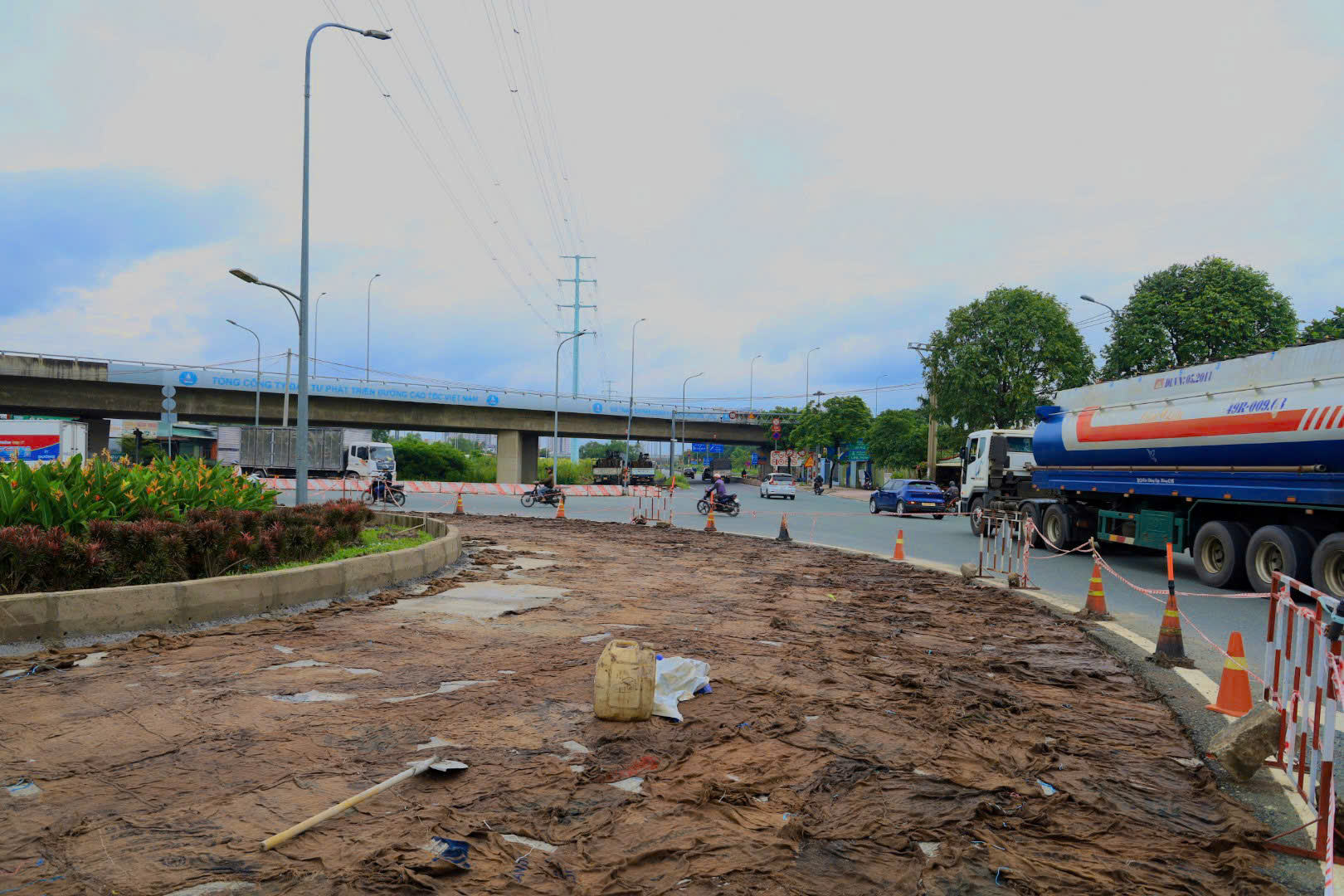 Sắp hoàn thành thu hẹp vòng xoay "tử thần" ở TP Thủ Đức- Ảnh 7.