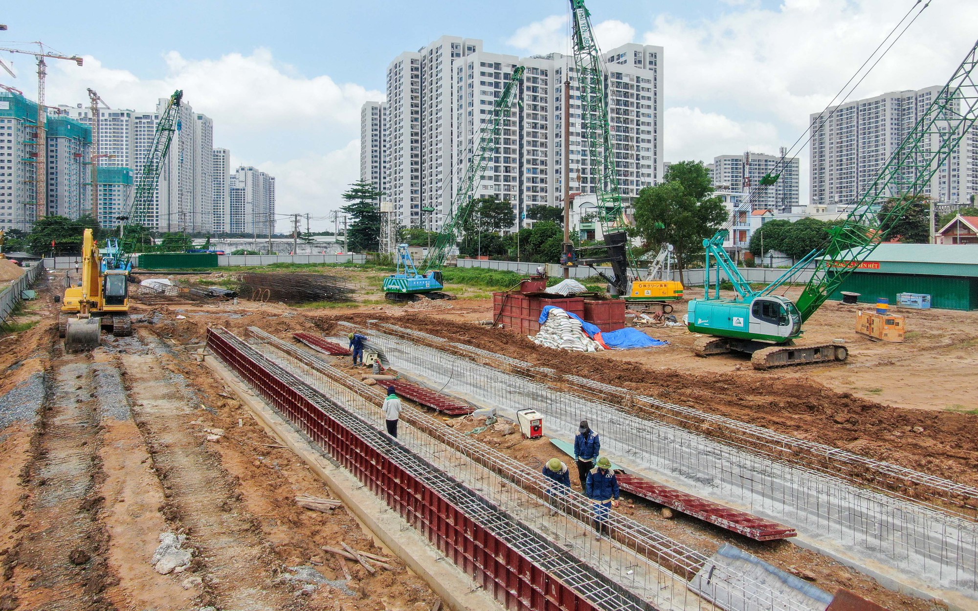 Đẩy nhanh tiến độ c&aacute;c c&ocirc;ng tr&igrave;nh trọng điểm