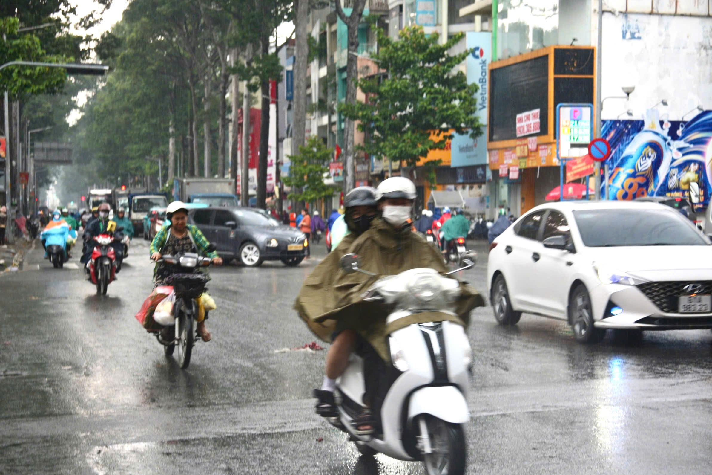 Chiều nay, khả năng TP HCM và Nam Bộ có mưa to- Ảnh 1.