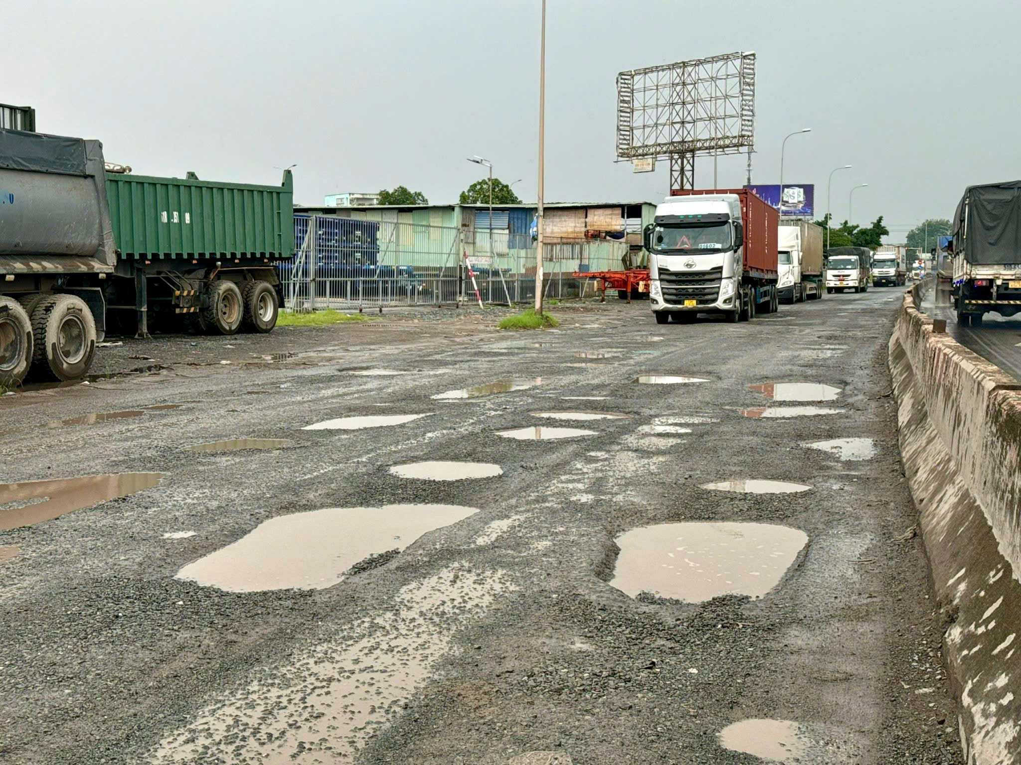 Sớm sửa Quốc lộ 51 qua Đồng Nai, Bà Rịa-Vũng Tàu lồi lõm, "ổ voi, ổ gà"- Ảnh 6.