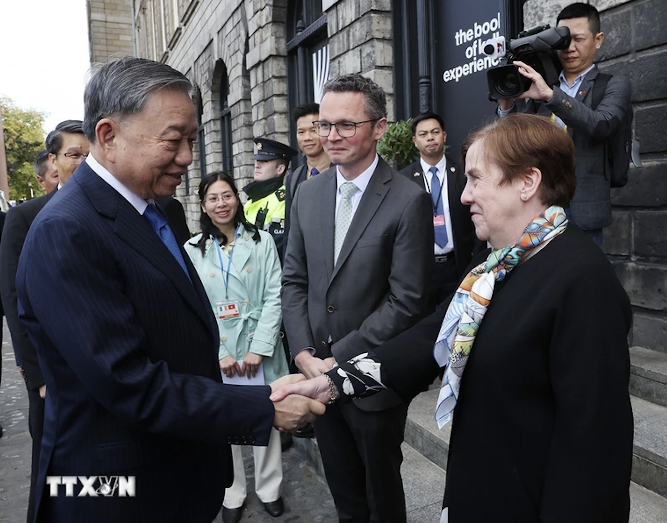 Tổng B&iacute; thư, Chủ tịch nước T&ocirc; L&acirc;m: Tầm nh&igrave;n về kỷ nguy&ecirc;n mới trong quan hệ Việt Nam - Ireland- Ảnh 1.