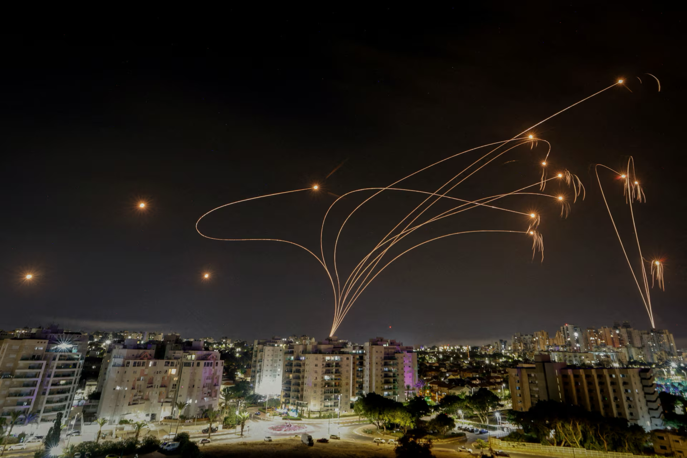Iran xuyên thủng hệ thống phòng không của Israel như thế nào?- Ảnh 1.