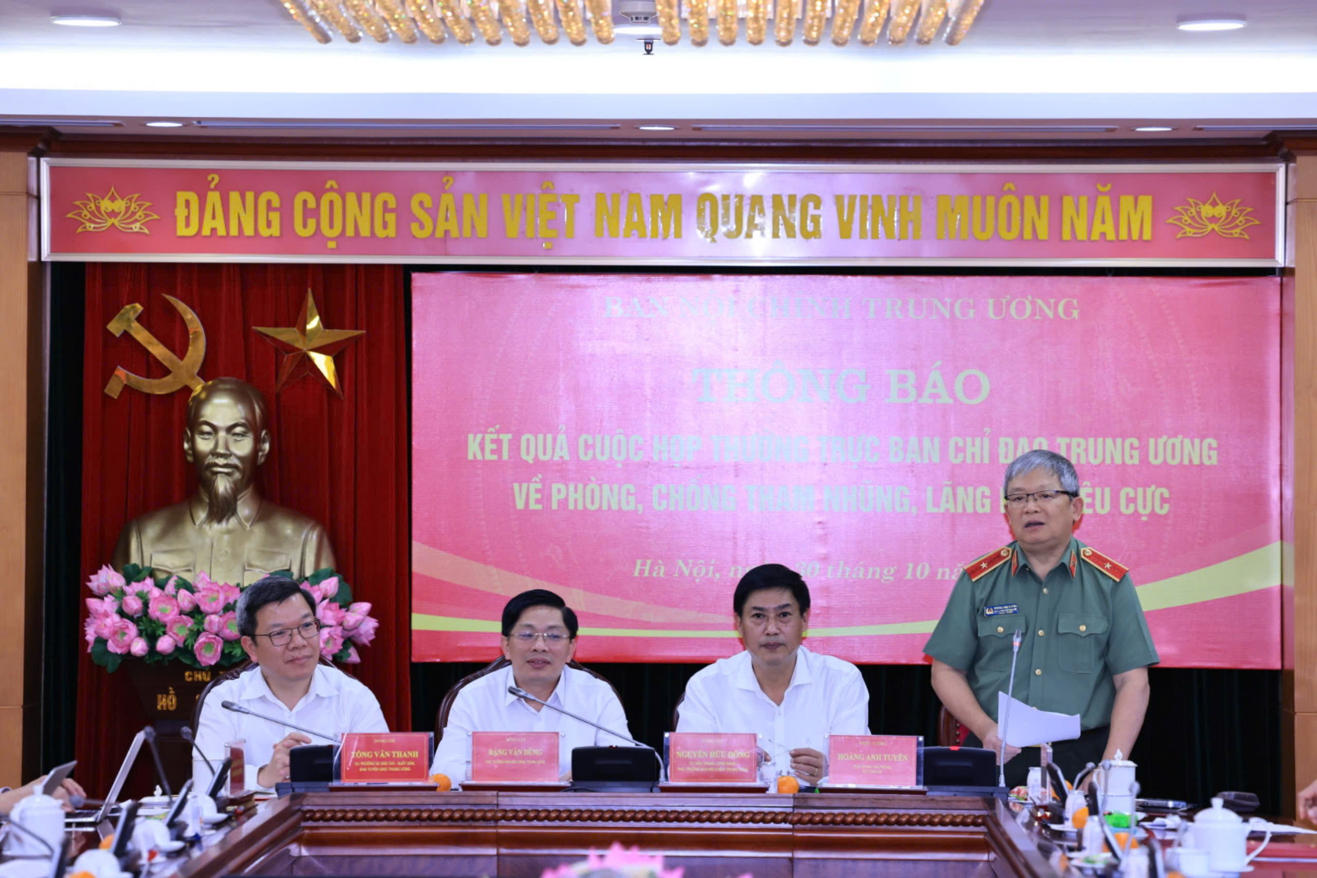 Truy bắt 9 người bỏ trốn ra nước ngo&agrave;i, k&ecirc;u gọi  Nguyễn Thị Thanh Nh&agrave;n sớm về đầu th&uacute;- Ảnh 2.