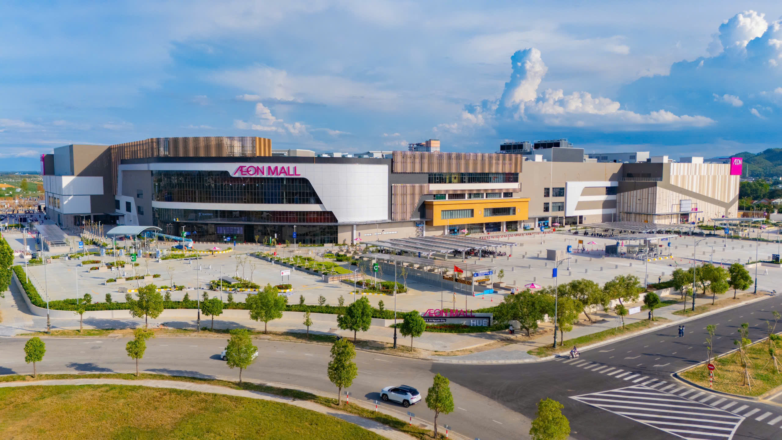 Aeon Mall Huế l&ecirc;n tiếng về việc thu ph&iacute; gửi xe tr&aacute;nh lũ g&acirc;y tranh c&atilde;i- Ảnh 1.