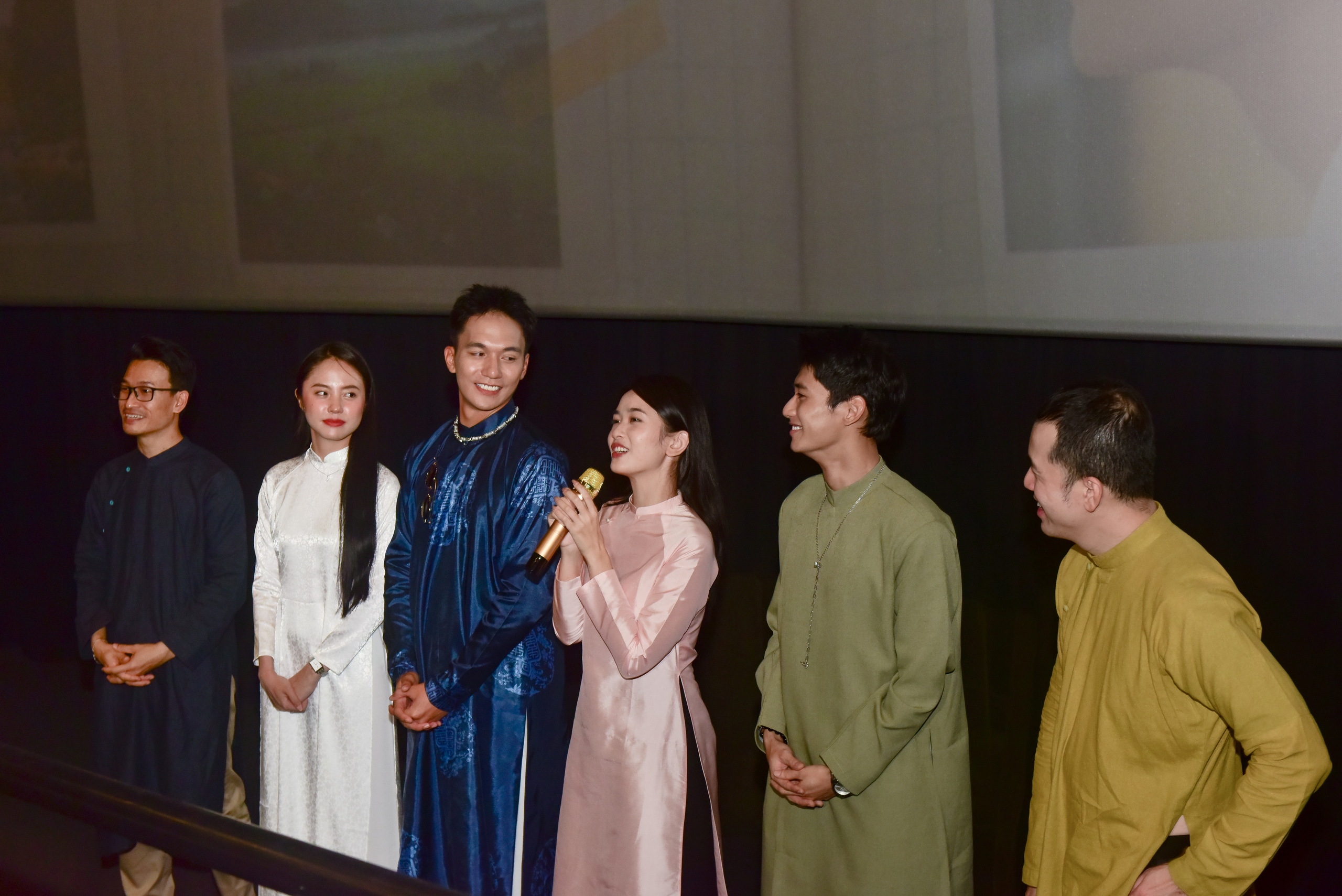 Cùng giao lưu trong rạp
