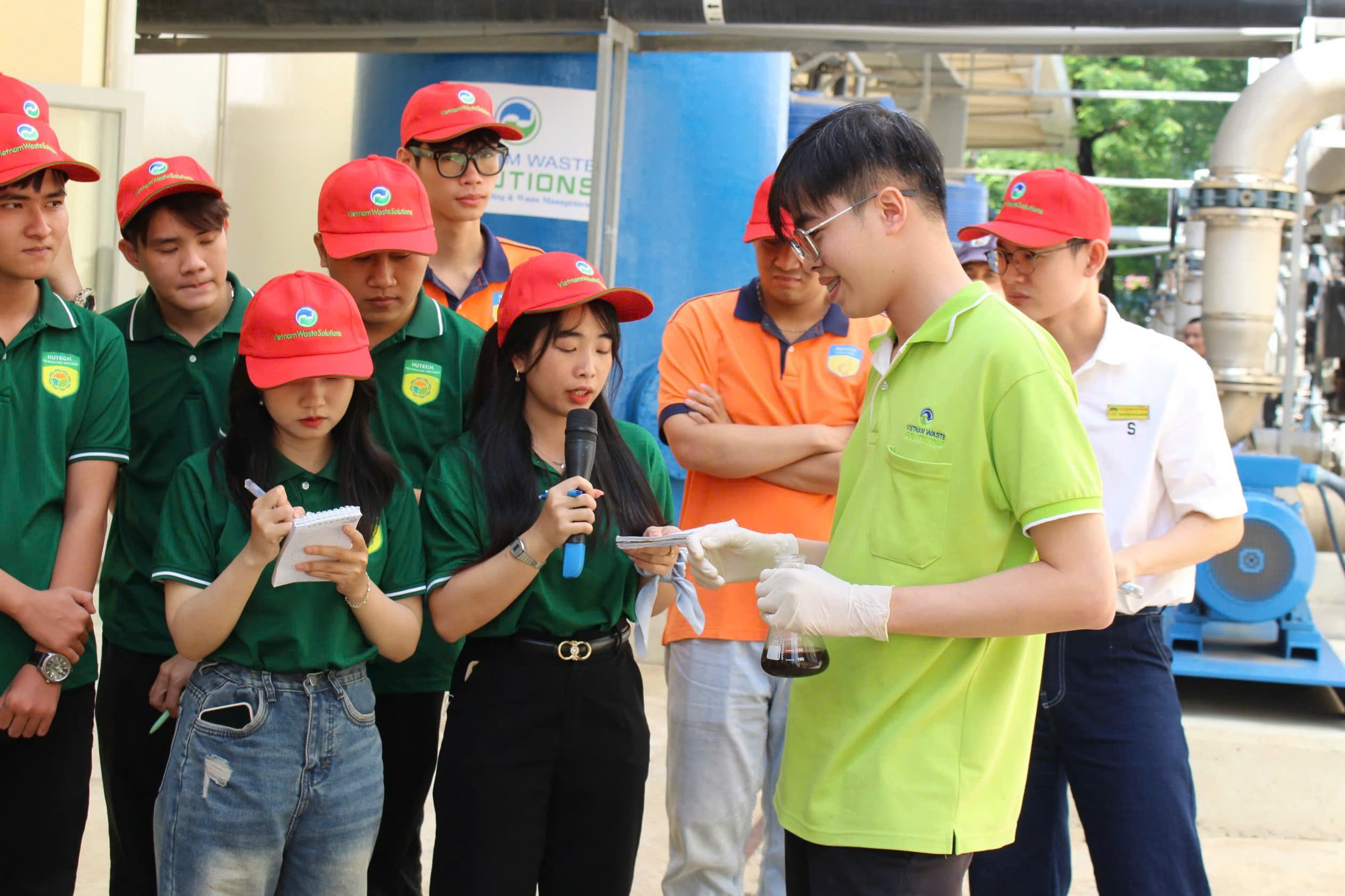 Sinh vi&ecirc;n Hutech tham quan VWS- Ảnh 3.