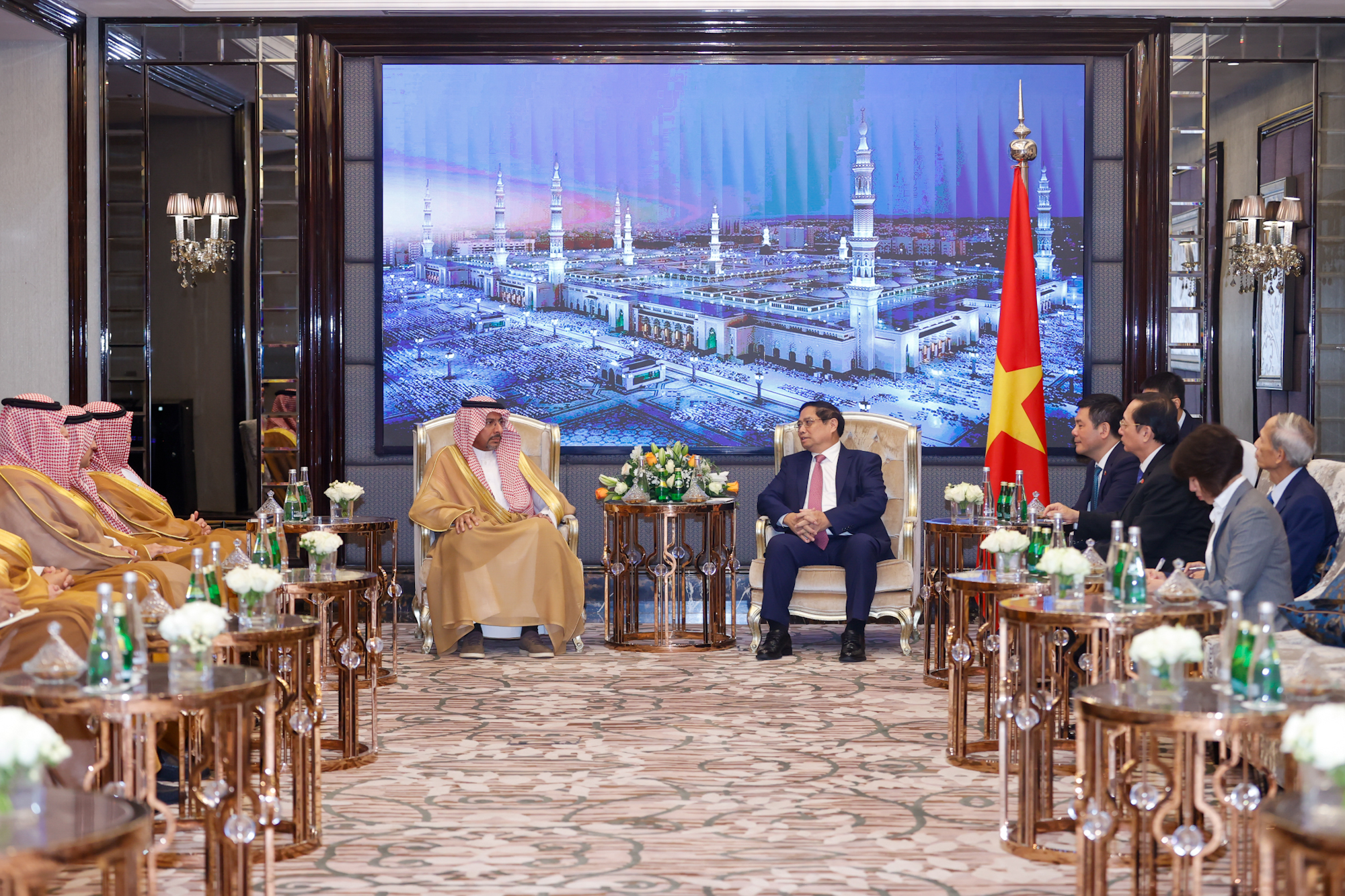 Thủ tướng: Sớm đàm phán hiệp định thương mại tự do Việt Nam - Ả Rập Saudi- Ảnh 2.