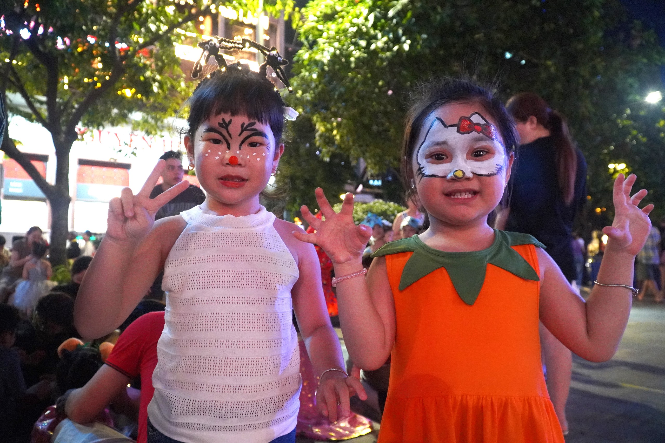 Dịch vụ vẽ ho&aacute; trang Halloween bội thu tại phố đi bộ Nguyễn Huệ- Ảnh 5.