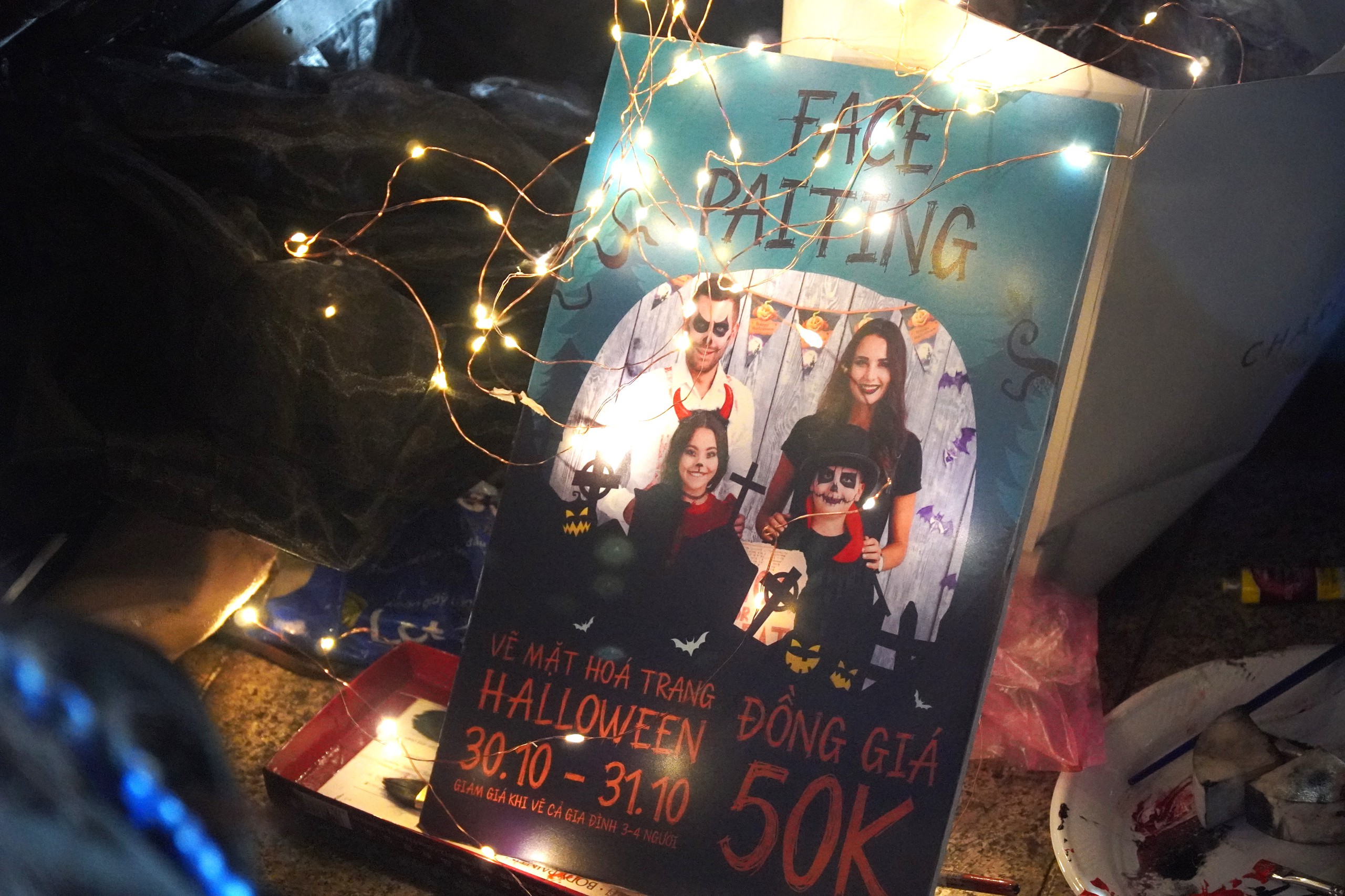 Dịch vụ vẽ ho&aacute; trang Halloween bội thu tại phố đi bộ Nguyễn Huệ- Ảnh 4.