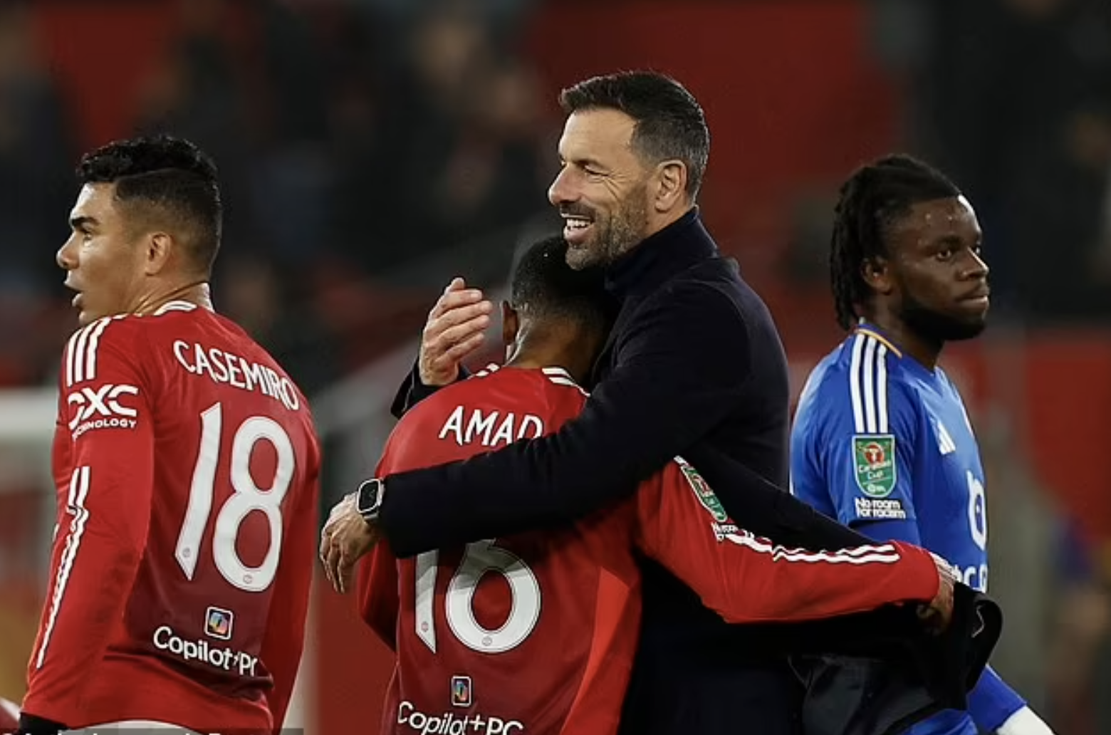 Man United thắng tưng bừng dưới quyền Nistelrooy, Man City bị loại c&ograve;n mất 2 ng&ocirc;i sao - Ảnh 7.