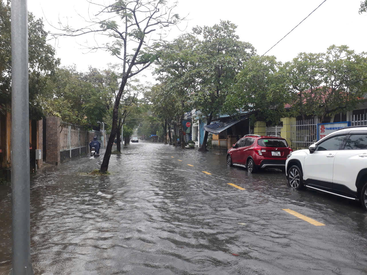 Từ 14 giờ h&ocirc;m nay, 2 hồ thủy lợi, thủy điện lớn nhất Thừa Thi&ecirc;n - Huế được lệnh xả nước- Ảnh 1.