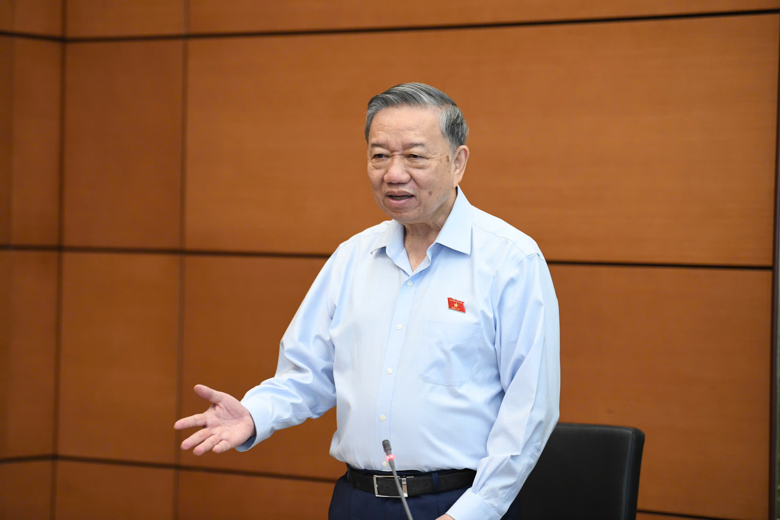 Tổng B&iacute; thư T&ocirc; L&acirc;m cho rằng bộ m&aacute;y nh&agrave; nước hiện nay qu&aacute; cồng kềnh,  nếu kh&ocirc;ng tinh gọn sẽ kh&ocirc;ng ph&aacute;t triển đượcẢnh: HỒ LONG