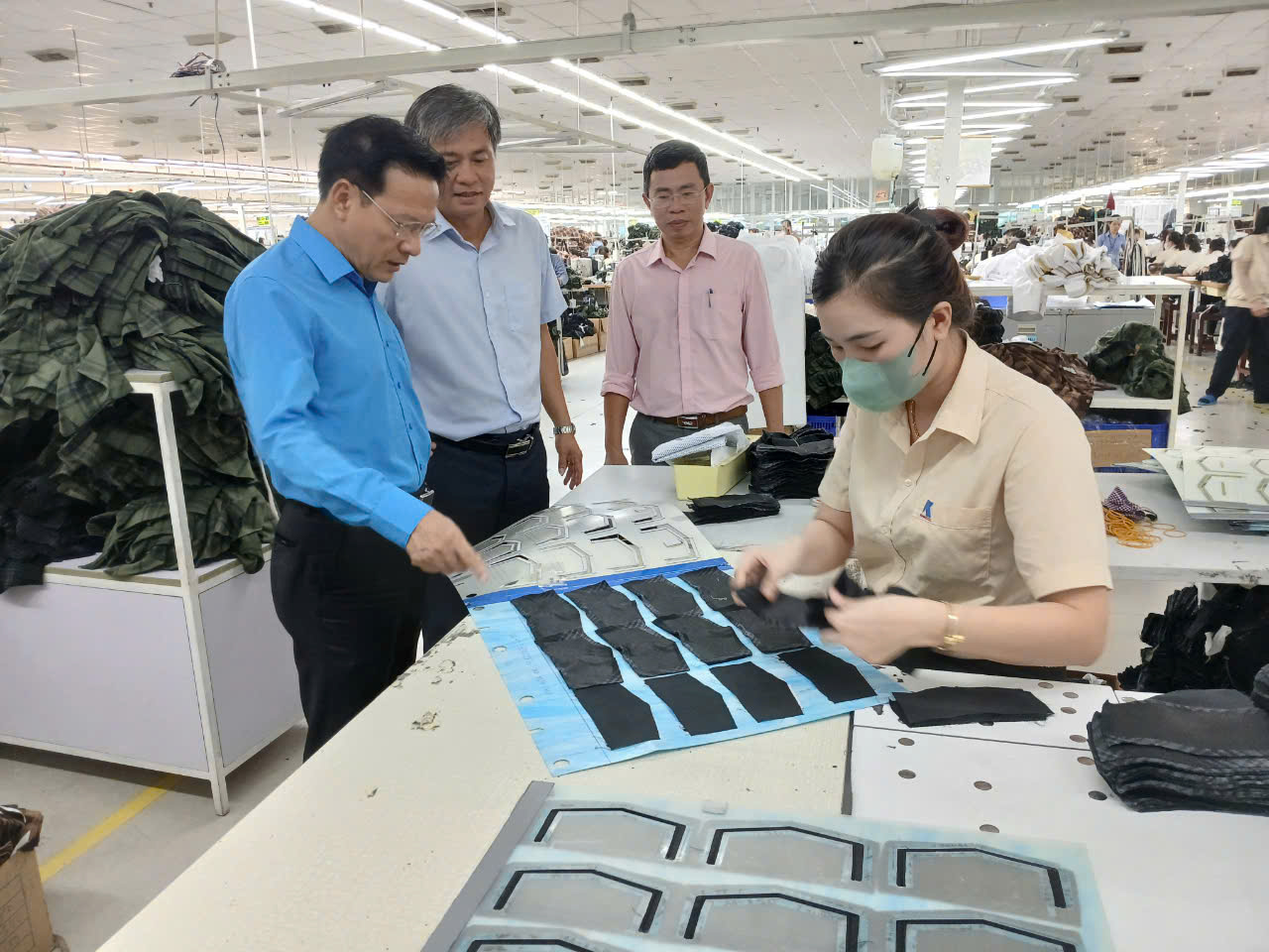 Kh&aacute;nh H&ograve;a: Triển khai nhiều hoạt động chăm lo Tết cho đo&agrave;n vi&ecirc;n, người lao động- Ảnh 3.