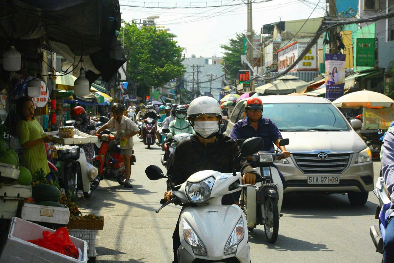 Thời tiết TP HCM hôm nay, 1-11: Ngày nắng, đêm mưa kèm gió giật mạnh
- Ảnh 1.