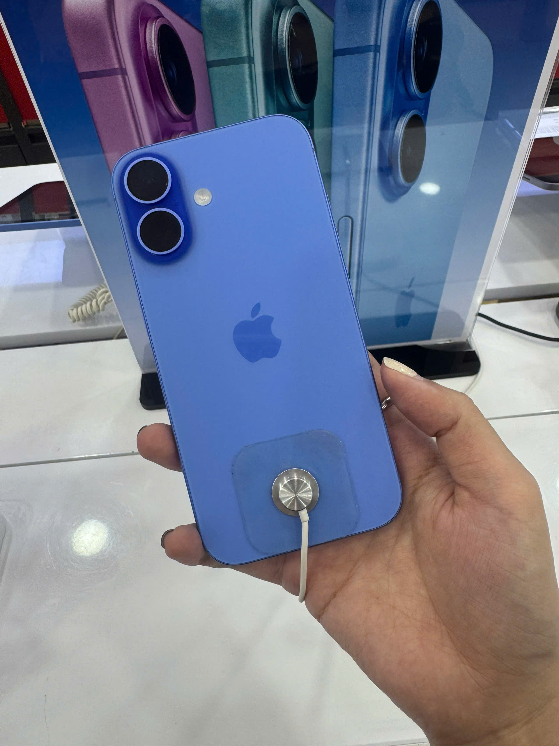 Người Việt &iacute;t chuộng, iPhone 16 giảm gi&aacute; sớm- Ảnh 1.