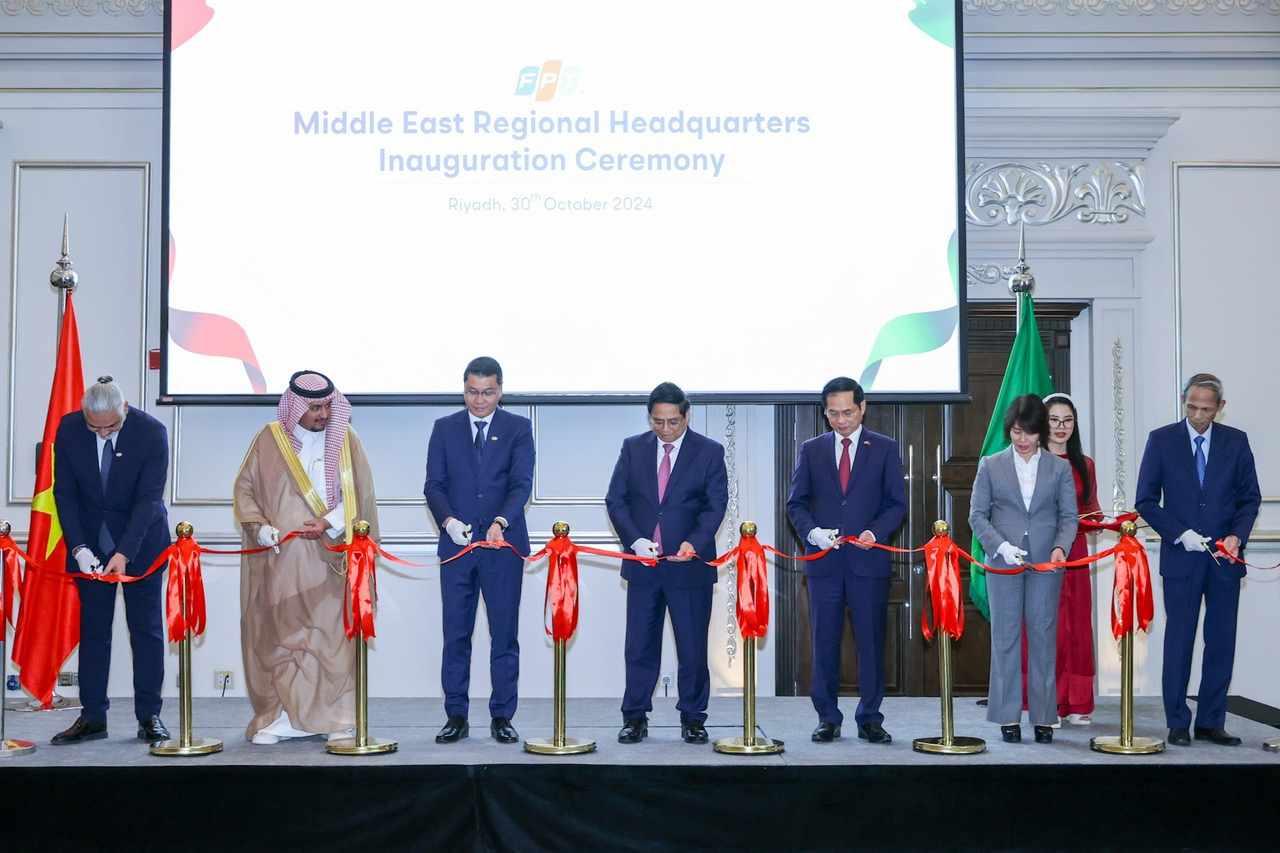 FPT khai trương văn ph&ograve;ng khu vực Trung Đ&ocirc;ng tại Saudi Arabia- Ảnh 1.