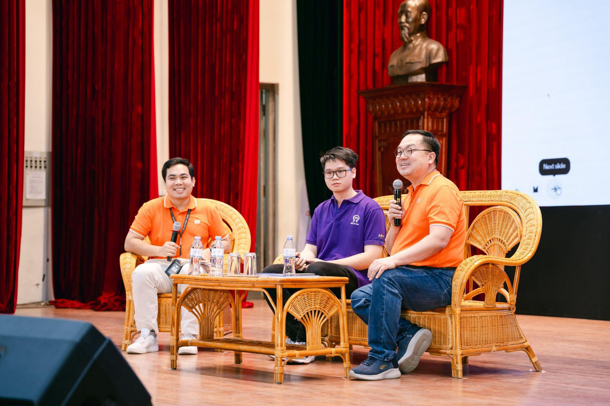 &Ocirc;ng Ho&agrave;ng Nam Tiến: &ldquo;Thế hệ l&agrave;m chủ AI l&agrave; thế hệ l&atilde;nh đạo tương lai&rdquo;- Ảnh 3.