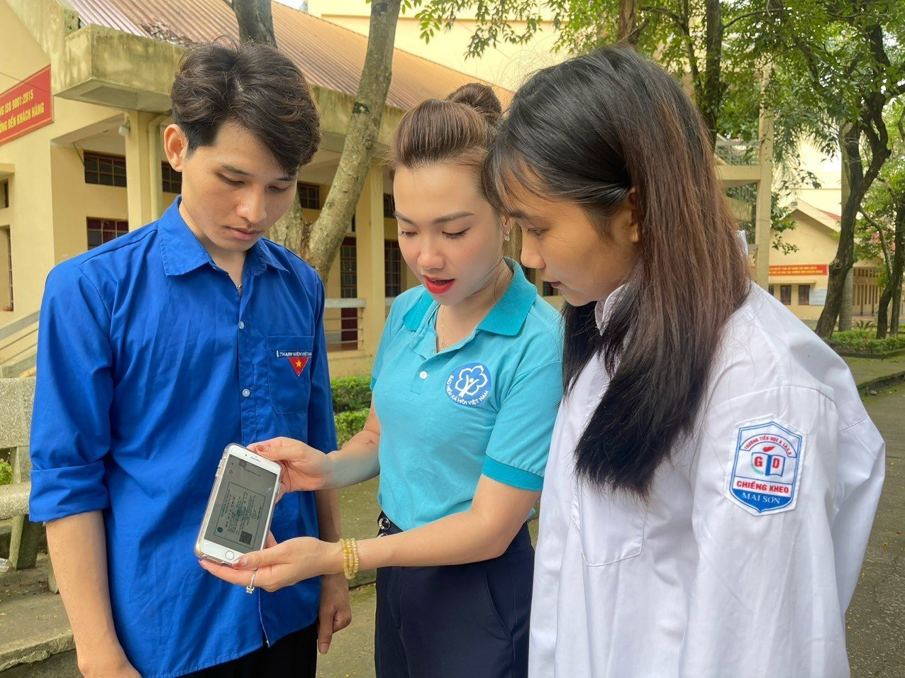 Đề xuất cho học sinh mua BHYT hộ gia đình để giảm chi phí- Ảnh 2.