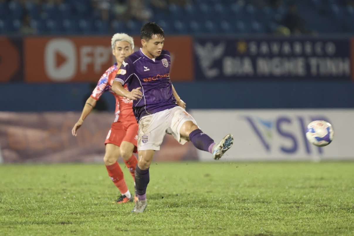 Tiến Linh lập