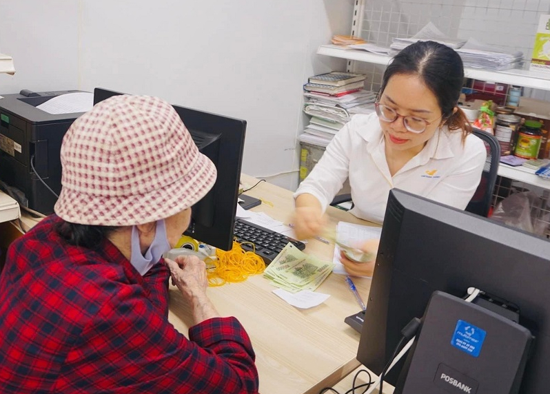 Thu hồi h&agrave;ng trăm tỉ đồng tiền chi sai chế độ BHXH- Ảnh 1.