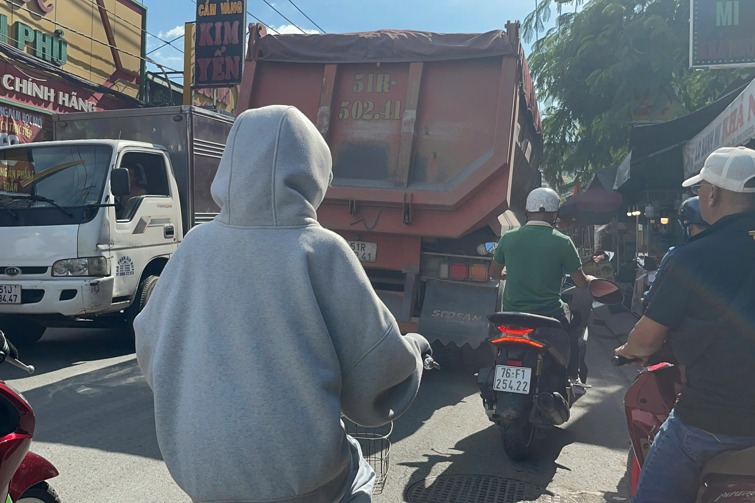 "Ai cũng biết chỉ m&igrave;nh anh kh&ocirc;ng biết"- Ảnh 1.
