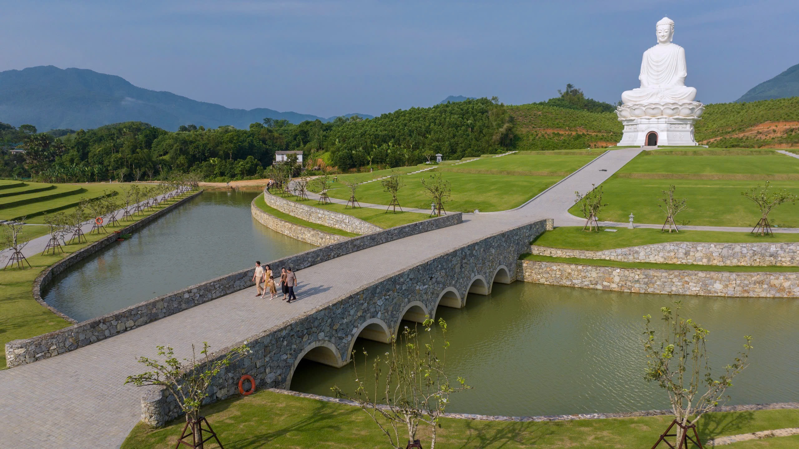 C&ocirc;ng vi&ecirc;n nghĩa trang Thi&ecirc;n Đường: Nơi tri &acirc;n v&agrave; t&ocirc;n vinh gi&aacute; trị gia đ&igrave;nh- Ảnh 1.