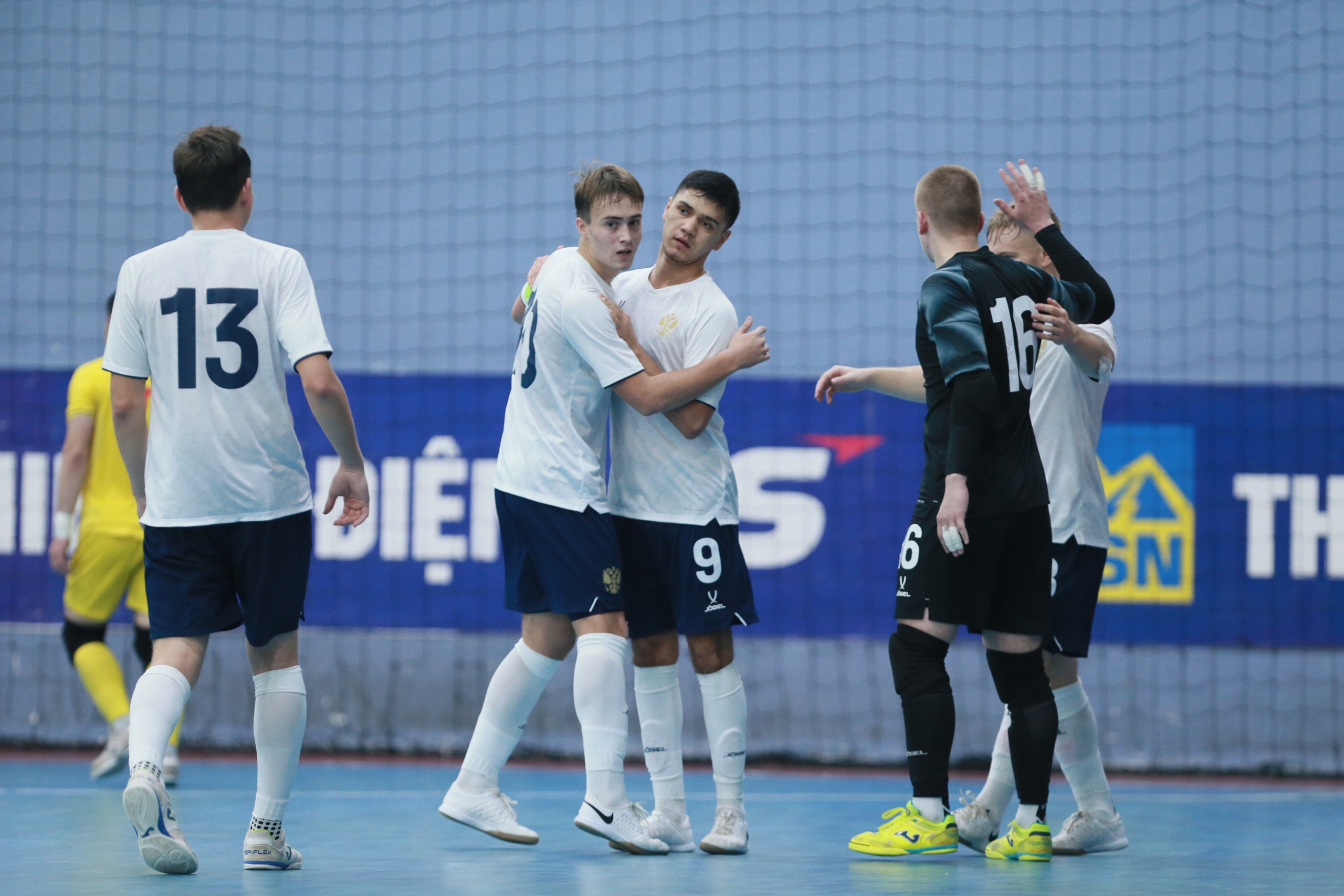 U19 futsal Việt Nam khiến Nga đ&aacute;nh rơi chiến thắng cuối trận- Ảnh 1.