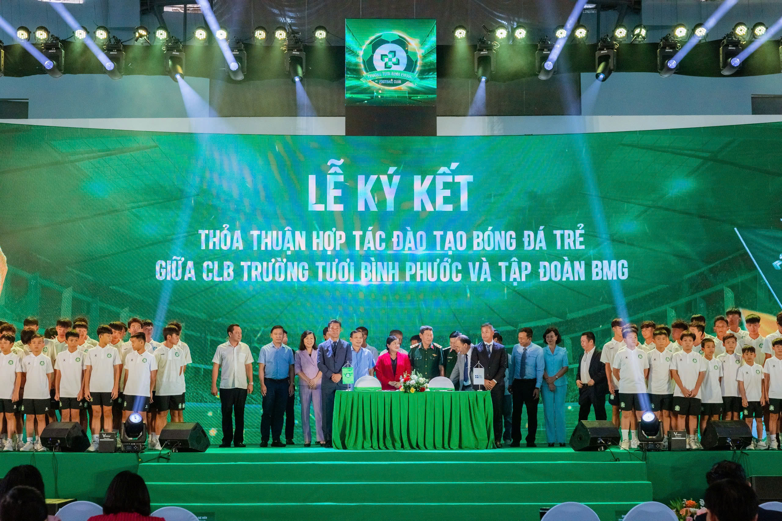 HLV Park Hang-seo h&agrave;o hứng trong ng&agrave;y ra mắt Học viện b&oacute;ng đ&aacute; B&igrave;nh Phước- Ảnh 4.