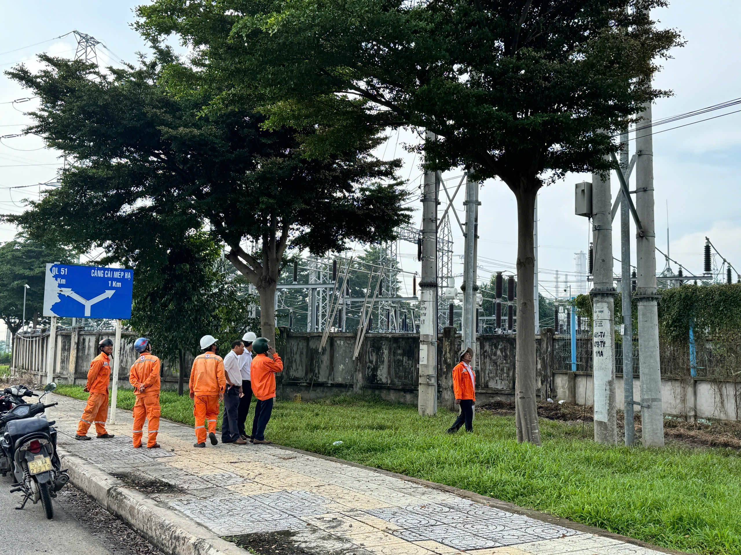 CLIP: Ch&aacute;y lớn ở trạm biến &aacute;p 110 Kv, cột lửa k&egrave;m kh&oacute;i bốc cao- Ảnh 1.