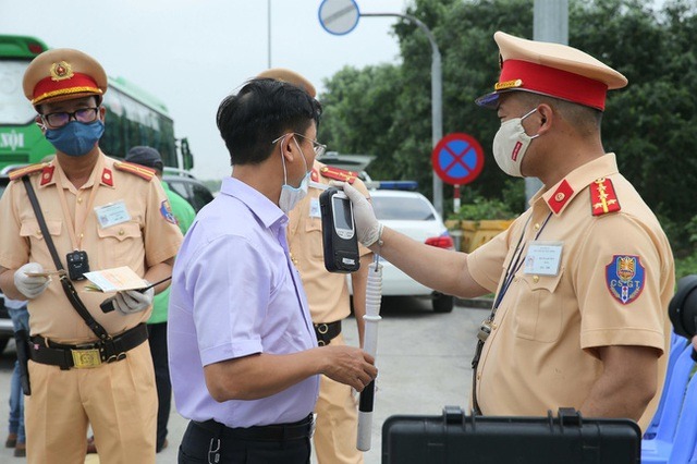 Bộ C&ocirc;ng an bỏ đề xuất giảm mức phạt vi phạm nồng độ cồn, Bộ Tư ph&aacute;p n&oacute;i g&igrave;?- Ảnh 1.