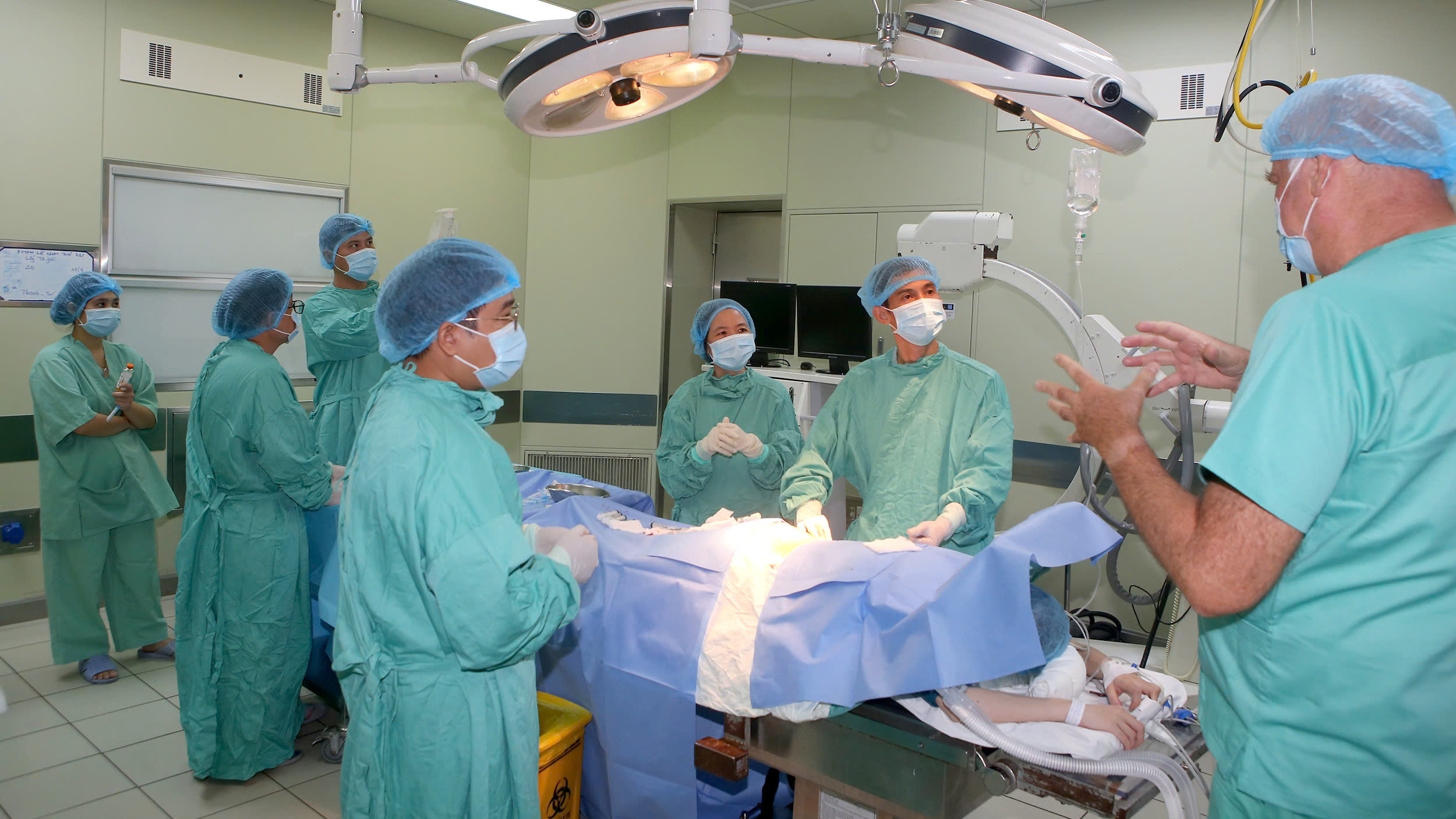 Bệnh viện đầu ti&ecirc;n ở miền Trung gh&eacute;p tủy đồng loại th&agrave;nh c&ocirc;ng- Ảnh 1.