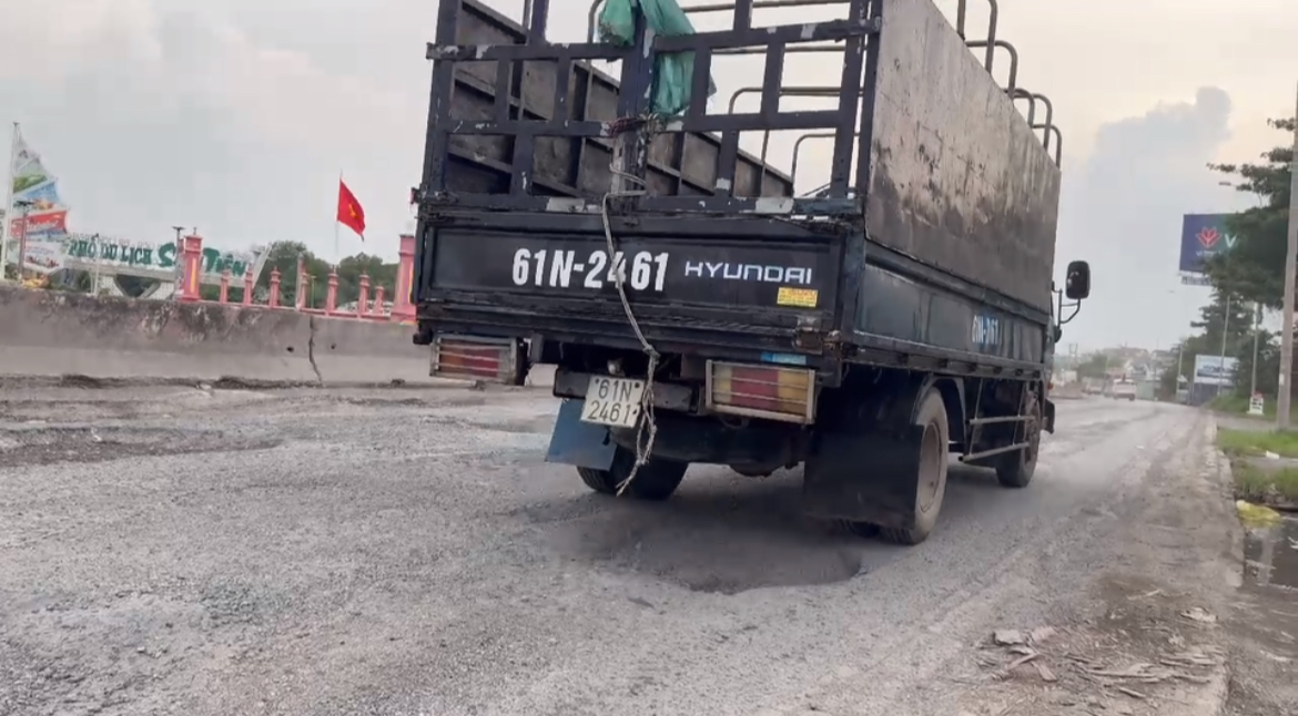 Phương tiện lưu th&ocirc;ng ra sao khi tạm đ&oacute;ng 700m Quốc lộ 51 từ tối nay?- Ảnh 1.