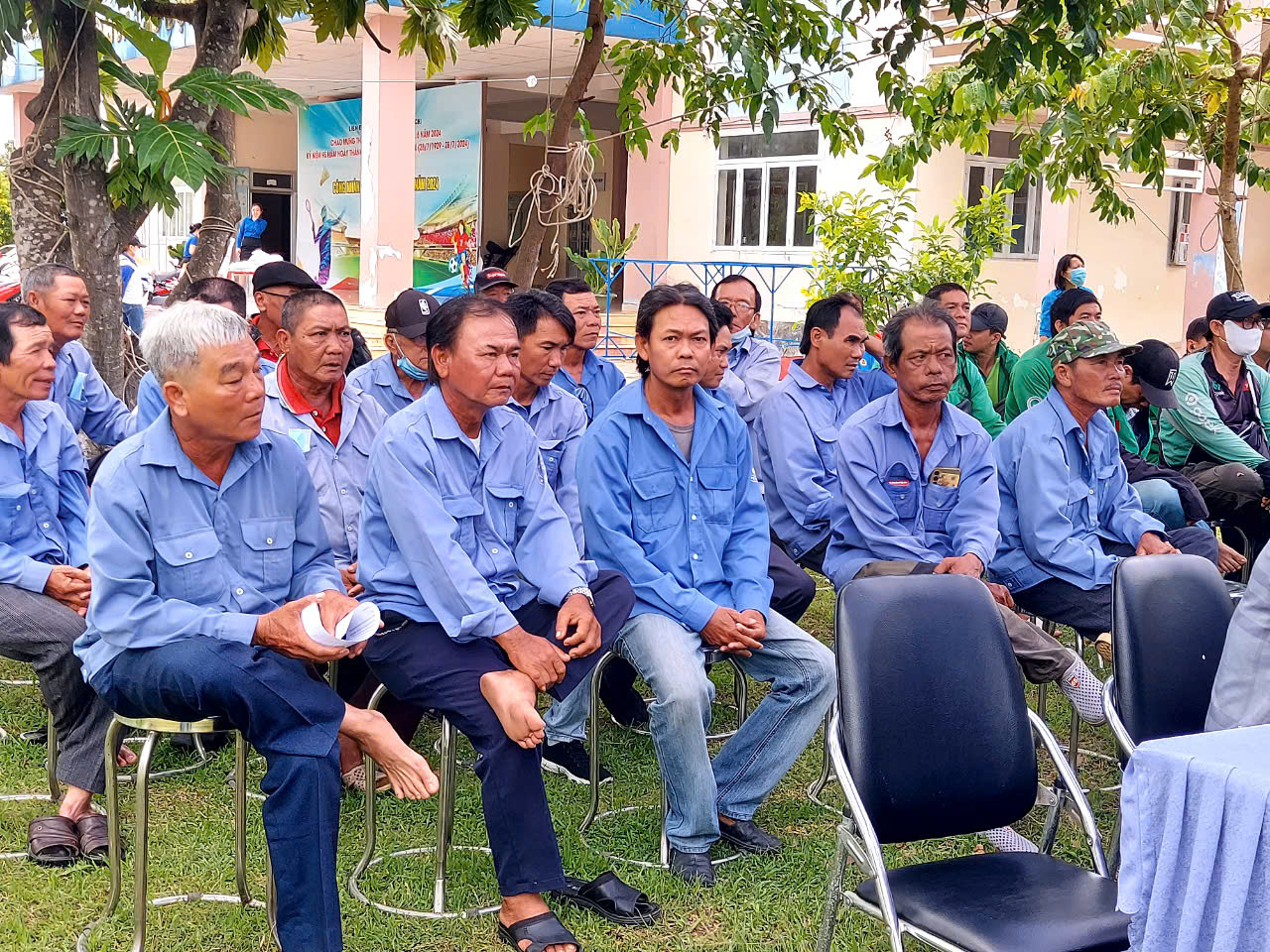 Nên cấp thẻ BHYT miễn phí cho người trên 60 tuổi- Ảnh 3.